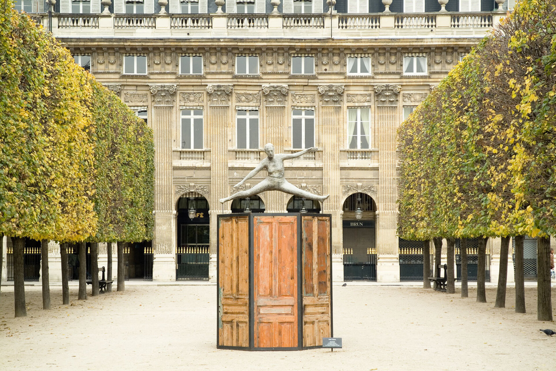 Η έκθεση στους κήπους στο Παλέ Ρουαγιάλ