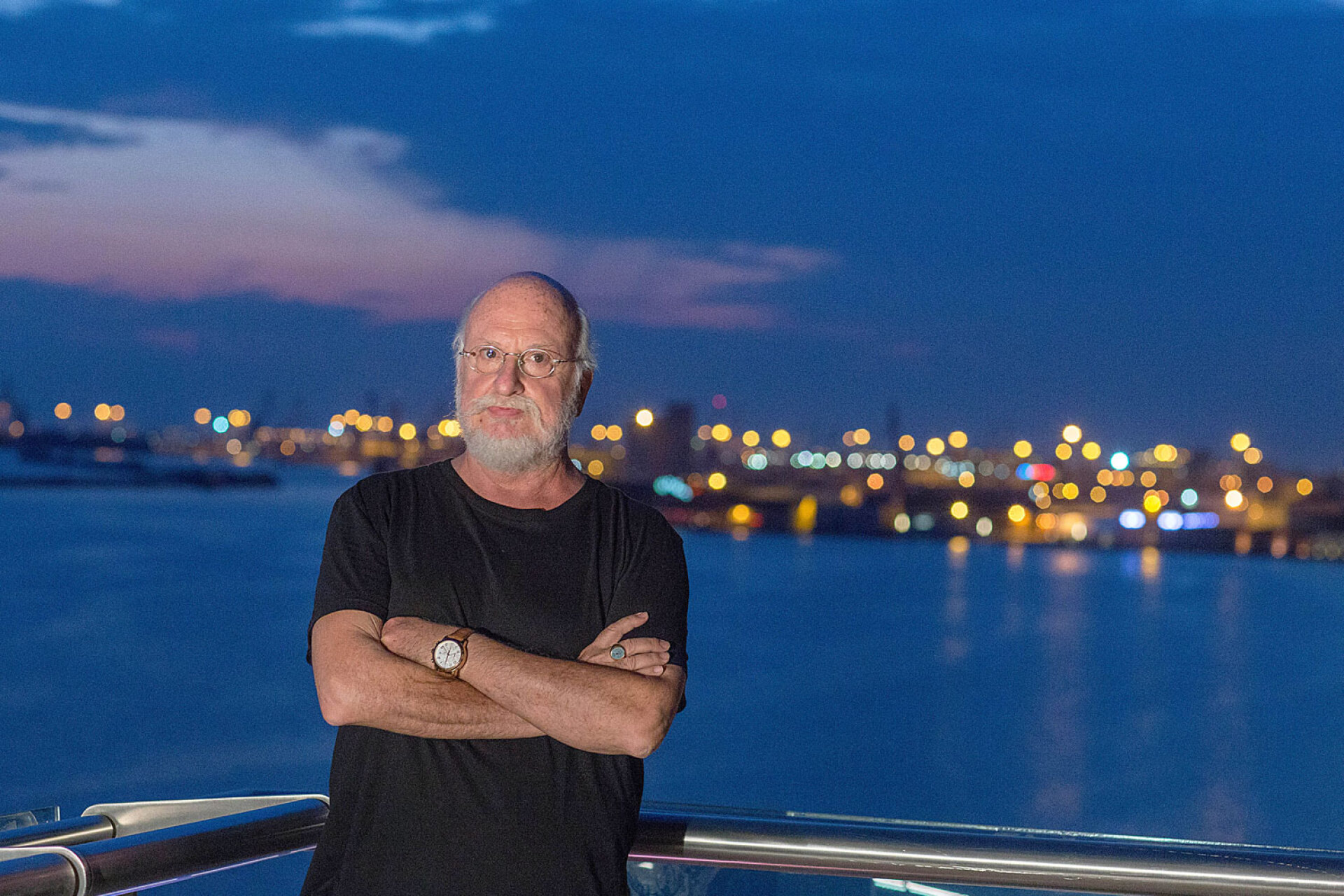 Ο Διονύσης Σαββόπουλος στην παραλία της Θεσσαλονίκης