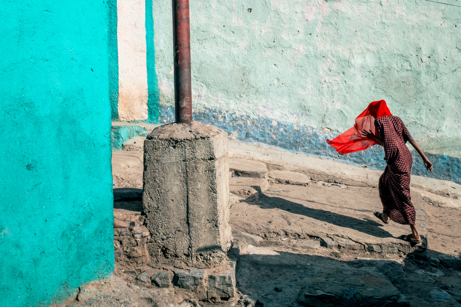 Κώστας Δελχάς: Οδοιπορικό στις σκιές και τα χρώματα της ανατολικής Αιθιοπίας