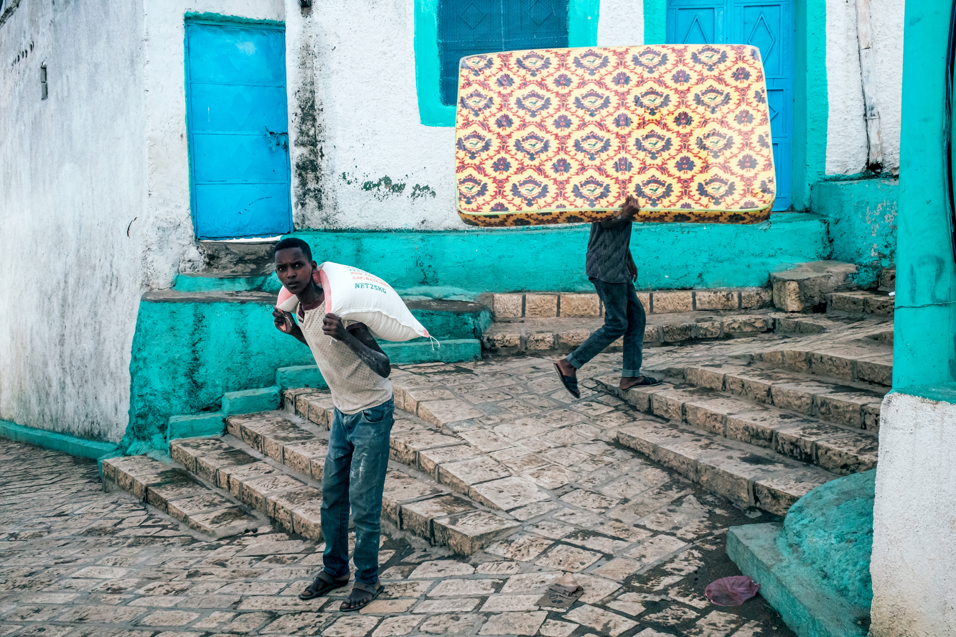 Κώστας Δελχάς: Οδοιπορικό στις σκιές και τα χρώματα της ανατολικής Αιθιοπίας