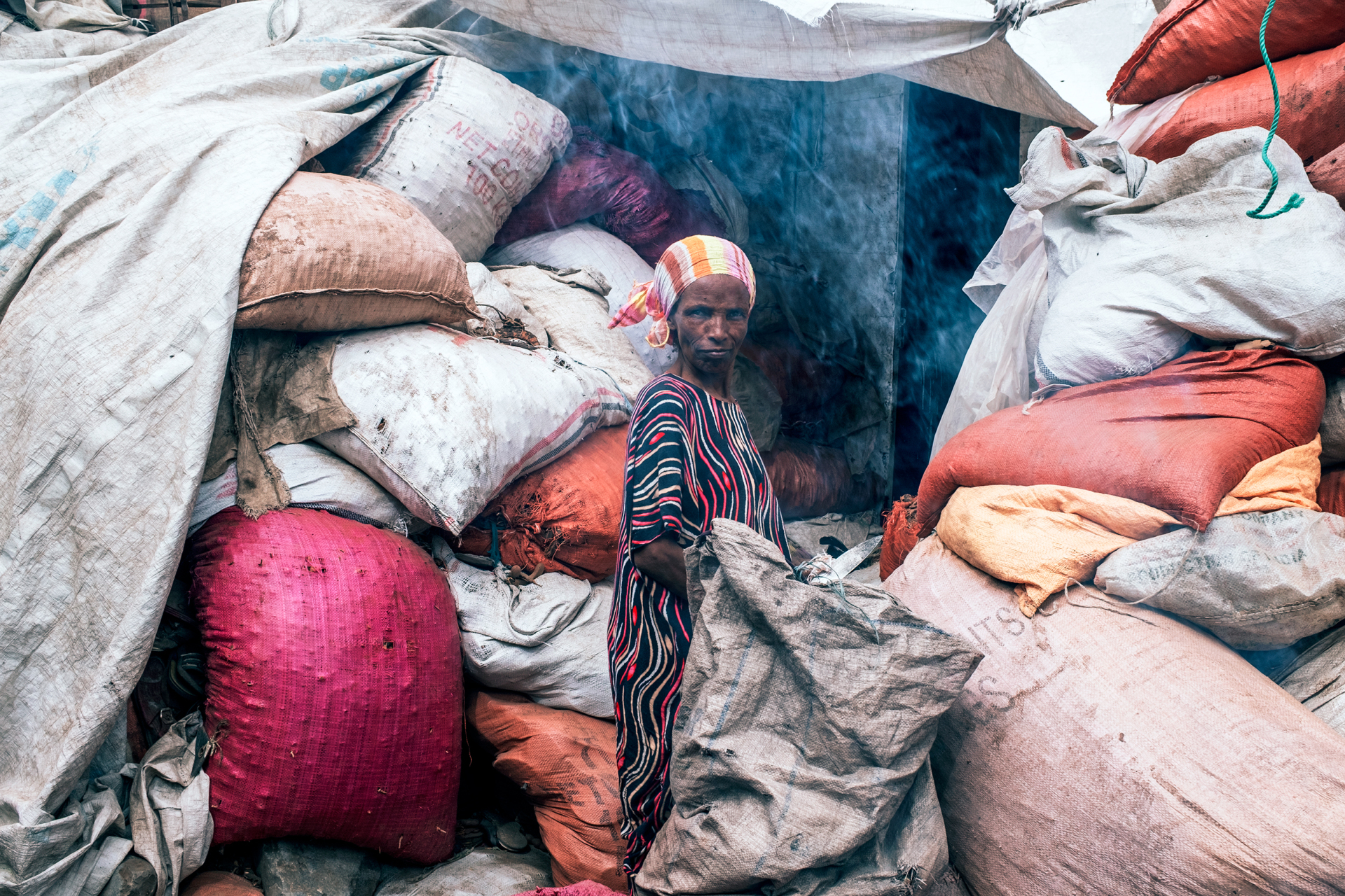 Κώστας Δελχάς: Οδοιπορικό στις σκιές και τα χρώματα της ανατολικής Αιθιοπίας
