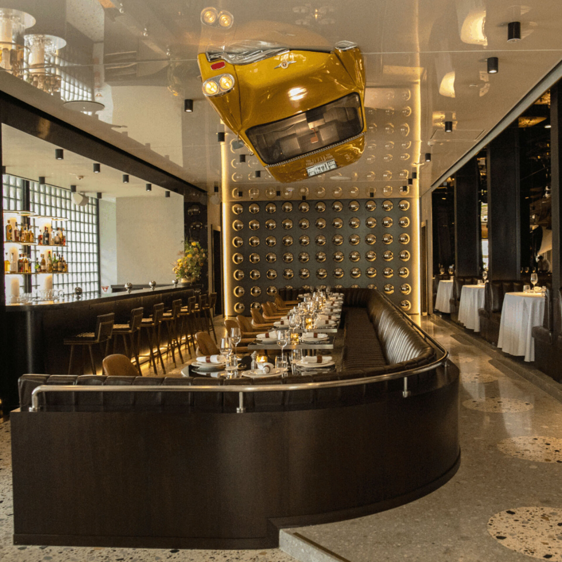 Cafe Coach Restaurant, Ινδονησία