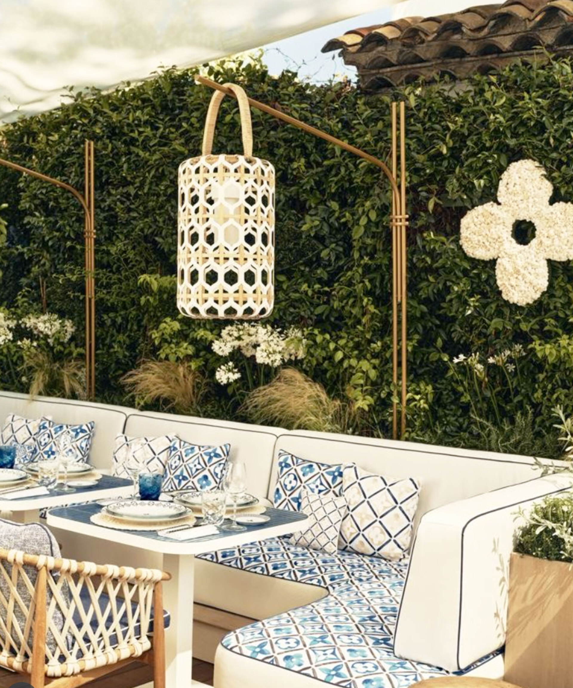 Cafe White 1921 Restaurant, Σεν Τροπέ