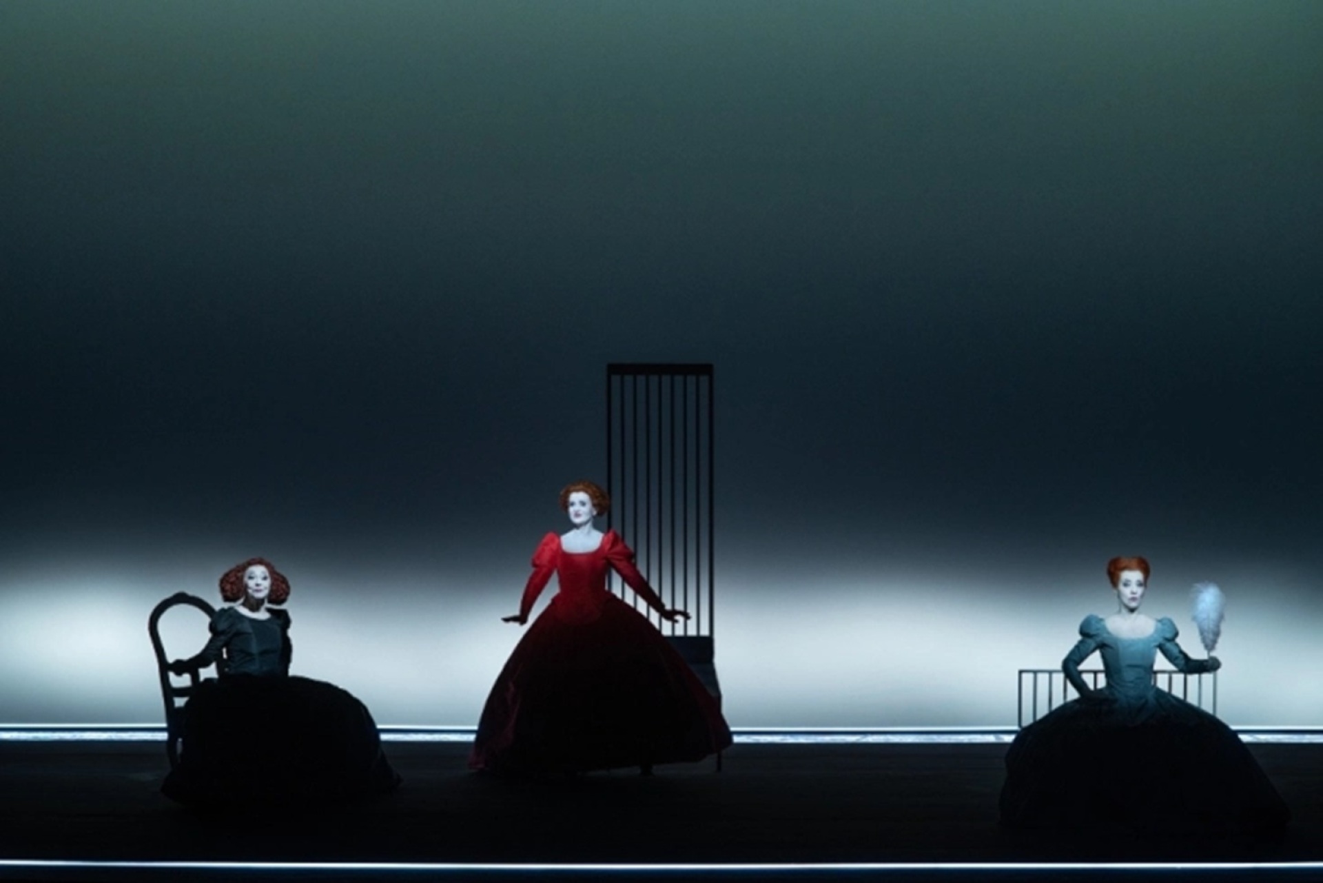 «Τρεις ψηλές γυναίκες», Δημοτικό Θέατρο Πειραιά