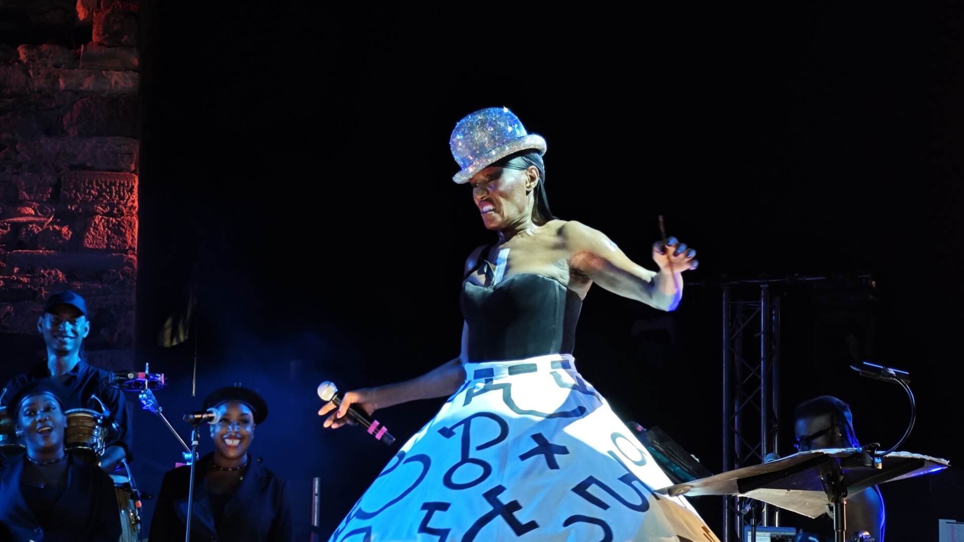 Η Grace Jones στον Λόφο της Σάνης