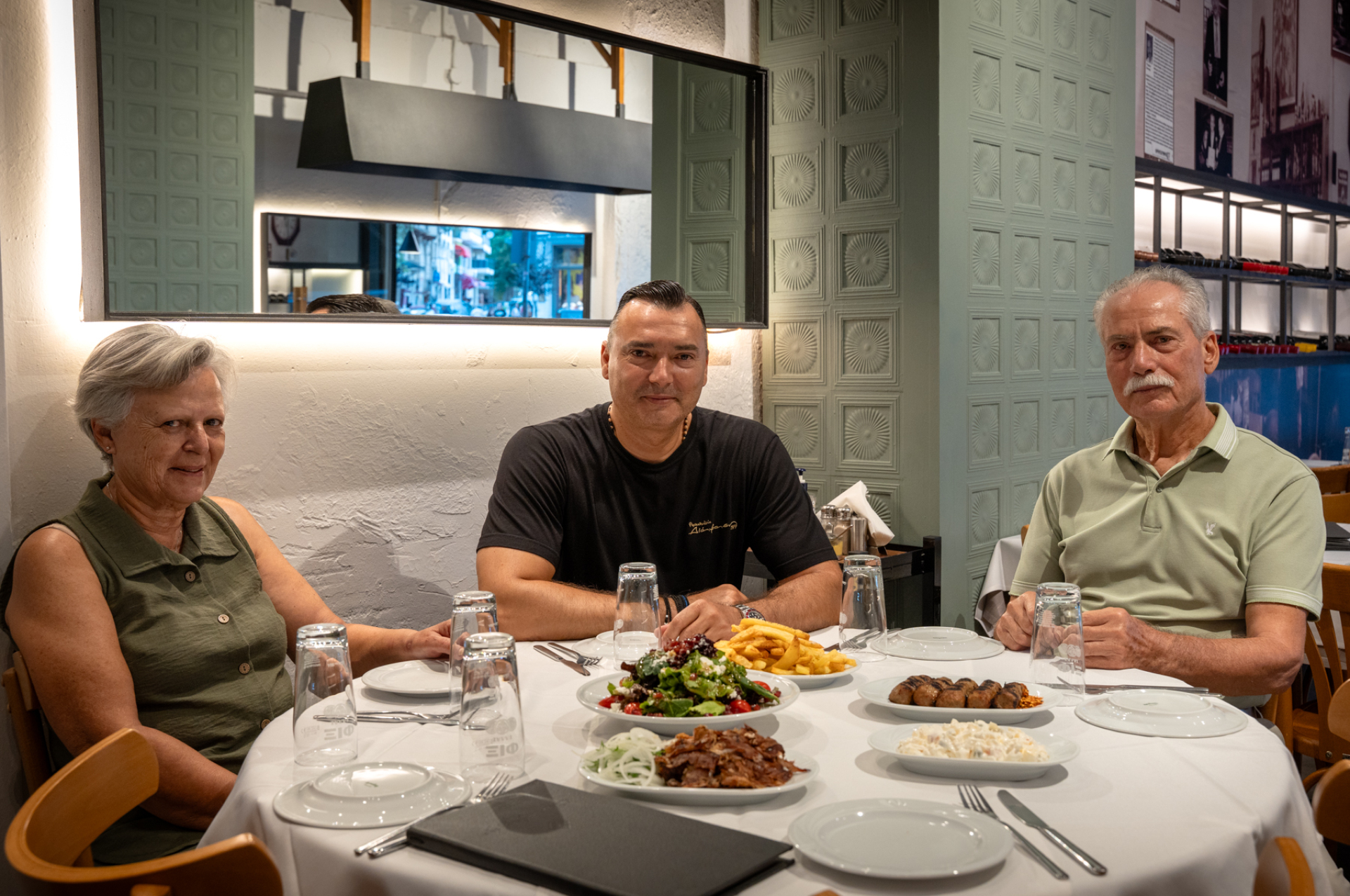 Οικογένεια Χαντάκη, Διάβαση