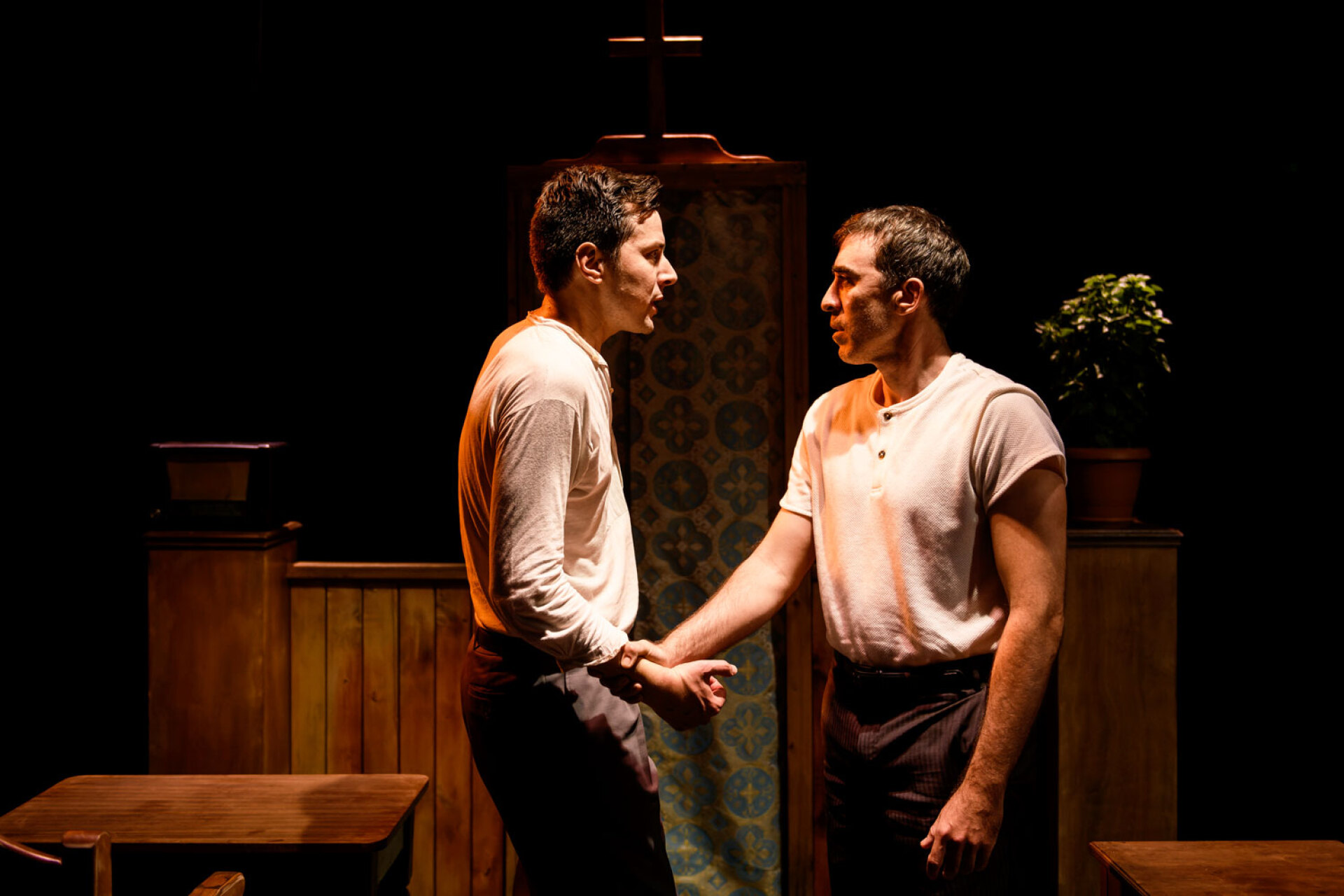 «Ήλιος με δόντια», Μπέλλος