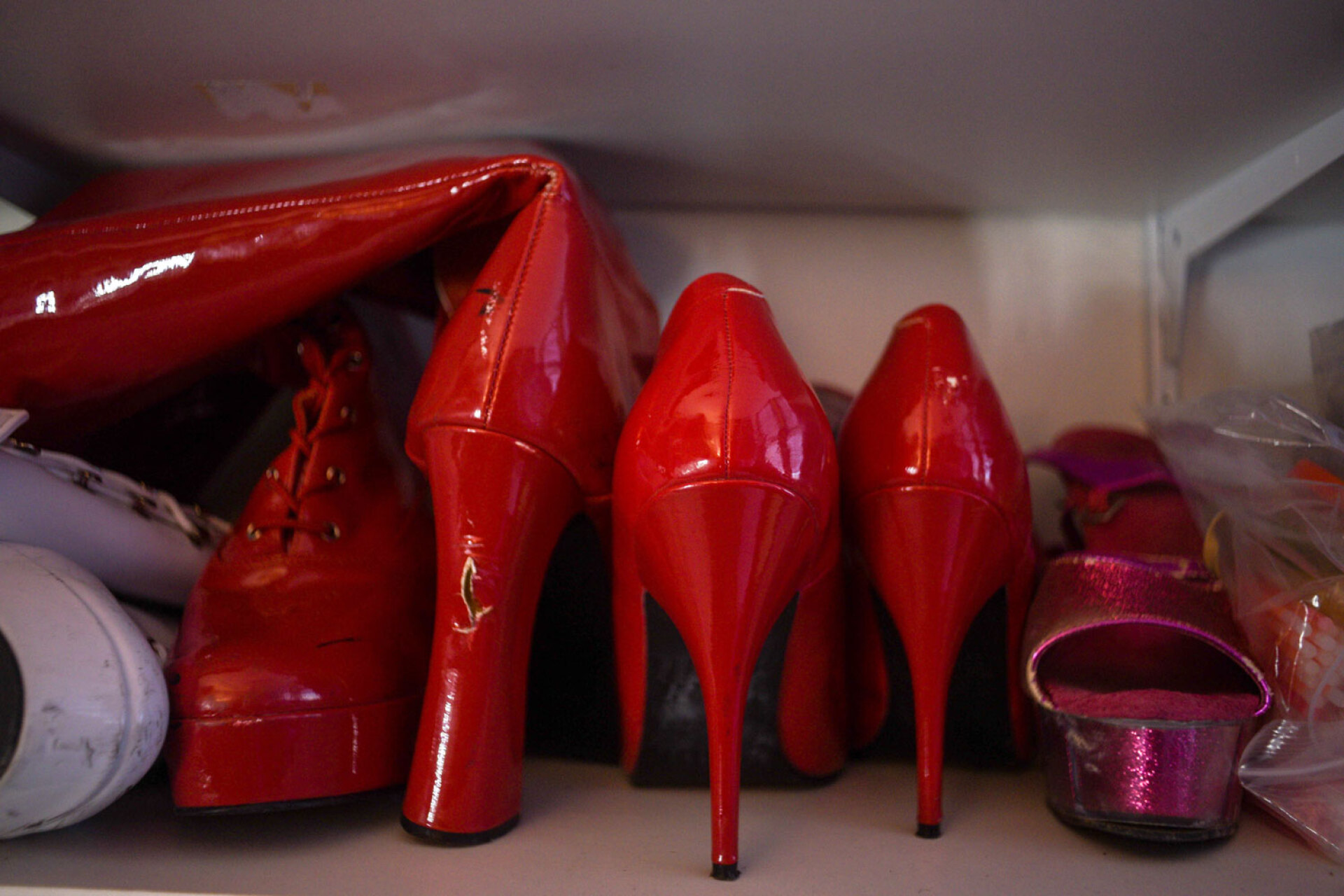 Ο Ρίτσαρντ Κεντούλις μεταμορφώνεται στην Drag Queen Τζένιφερ Χόουπελεζ