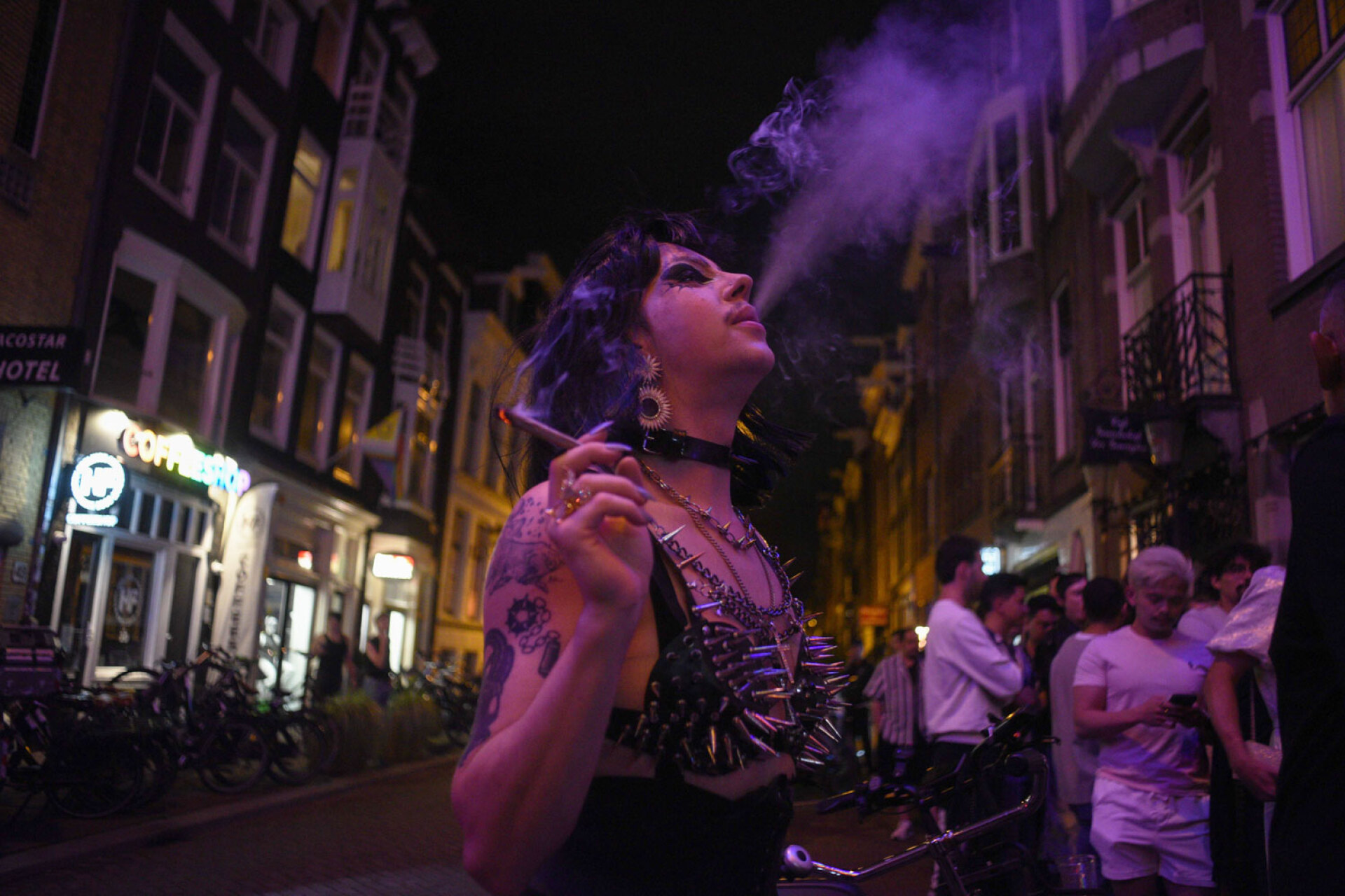 Έξω από το Church Bar στο Άμστερνταμ