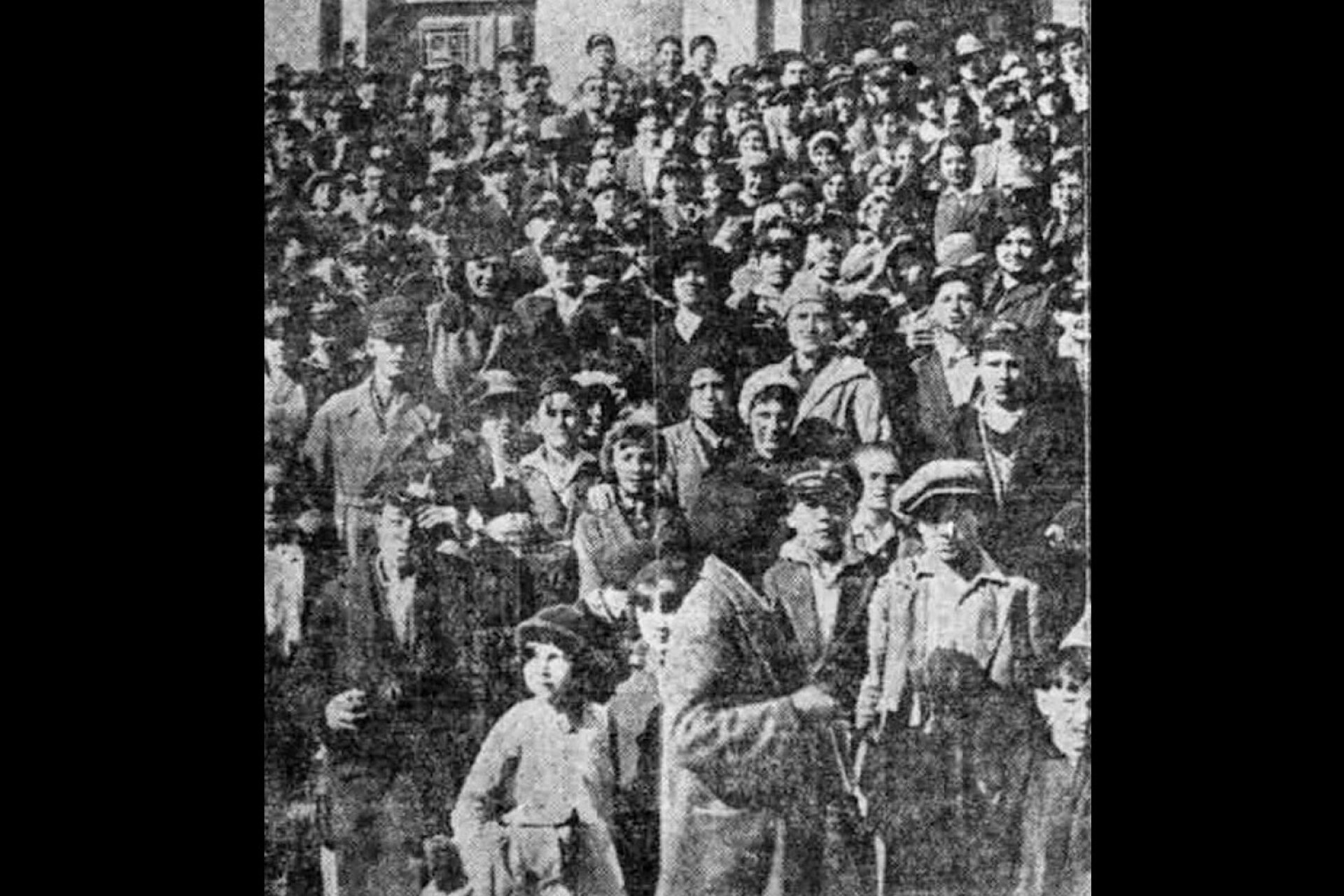 Επίσκεψη σχολείου στη Μαθητική Βιβλιοθήκη Πειραιά, 1930