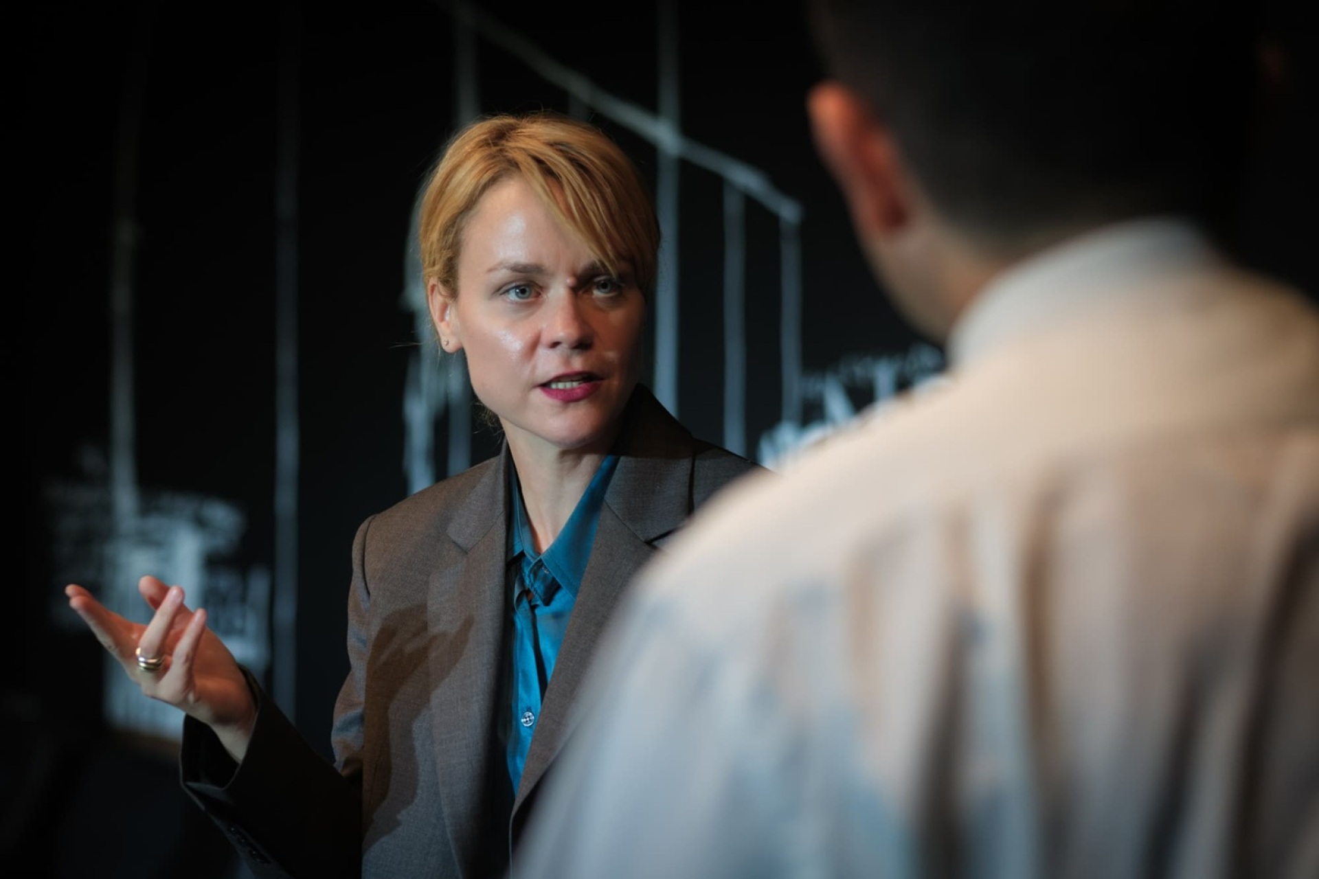 Η Λένα Παπαληγούρα στον Εχθρό του Λαού του Οστενμάιερ