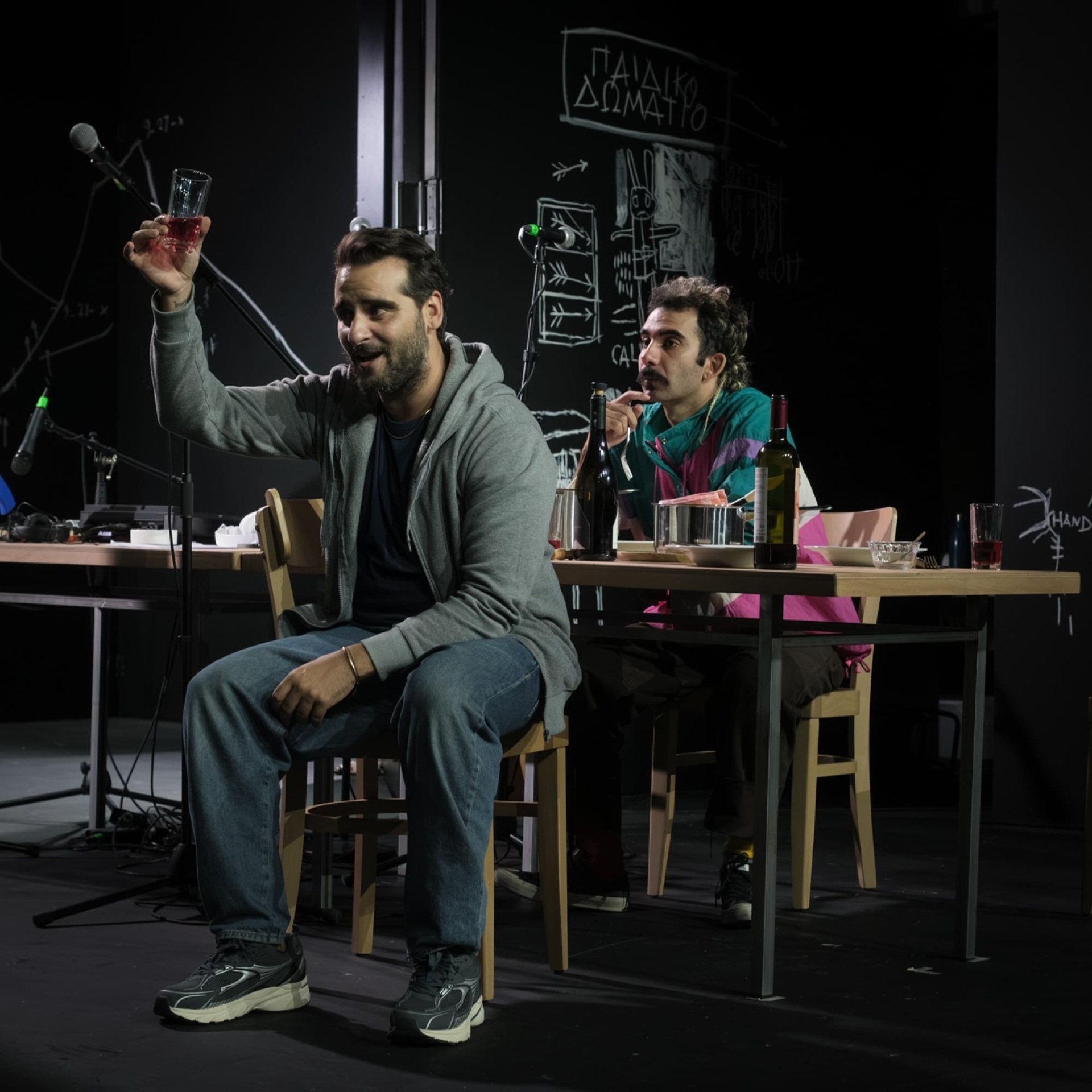 O Κωνσταντίνος Μπιμπής και ο Ιάσονας Άλυ στον Εχθρό του Λαού του Οστενμάιερ