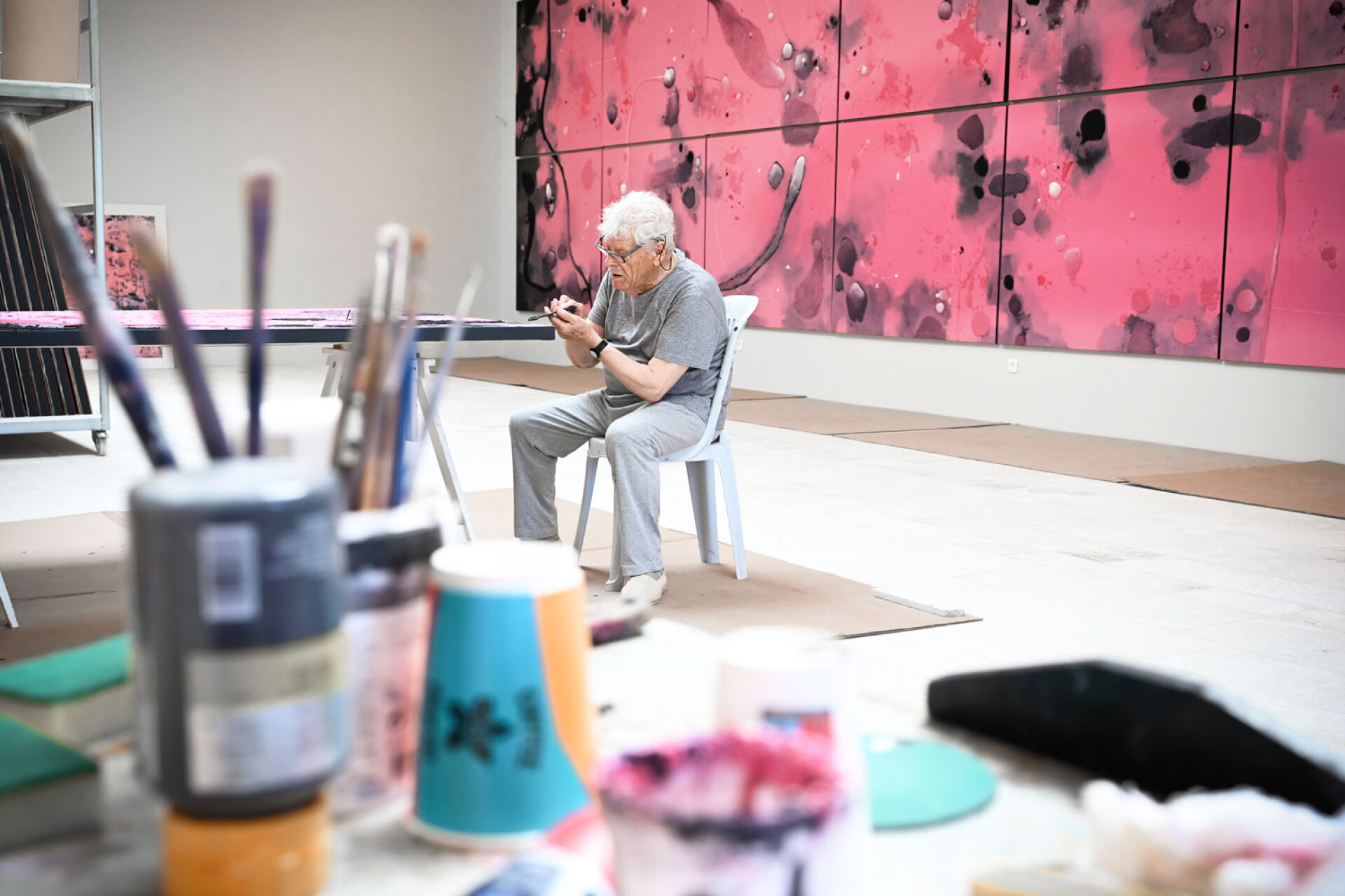 Κώστας Τσόκλης: Κατά τη δημιουργία του έργου «Δέος 2025», καλοκαίρι 2024, Τήνος