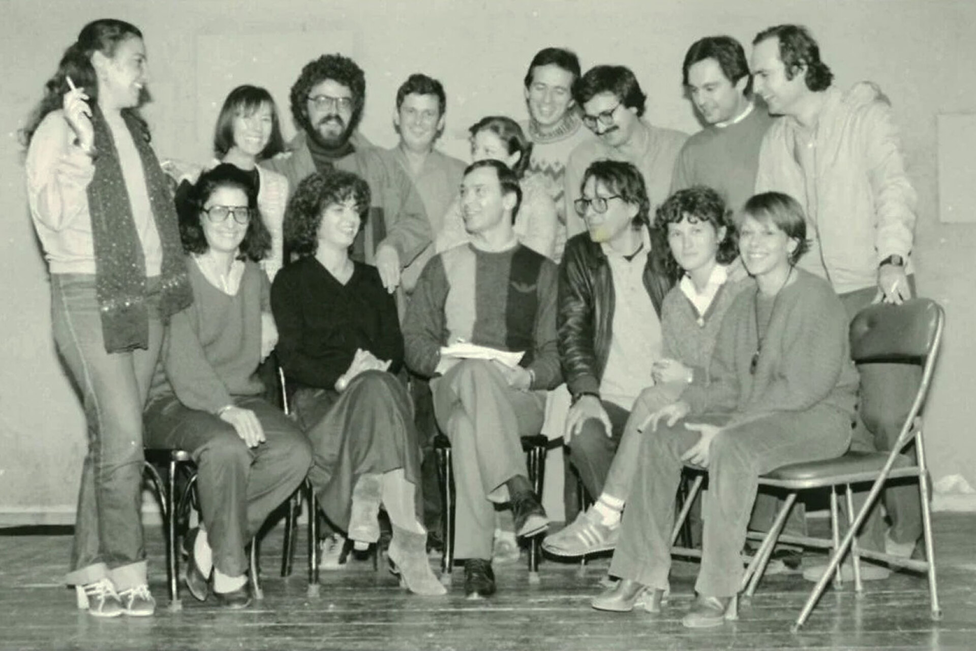 1984, «Μπαμ Τριαλαλό». Η ομάδα της  θεατρικής παράστασης, βασισμένη σε έργο του Καρλ Βάλεντιν, είχε σενάριο της Κατερίνας Χέλμη και σκηνοθεσία των Κώστα Κατσαρόπουλου και Γιώργου Μαρίνο. Παρουσιάστηκε το καλοκαίρι στο φεστιβάλ θεάτρου Λυκαβητού και Φιλίππων. Το 1985, προβλήθηκε στην ΕΡΤ