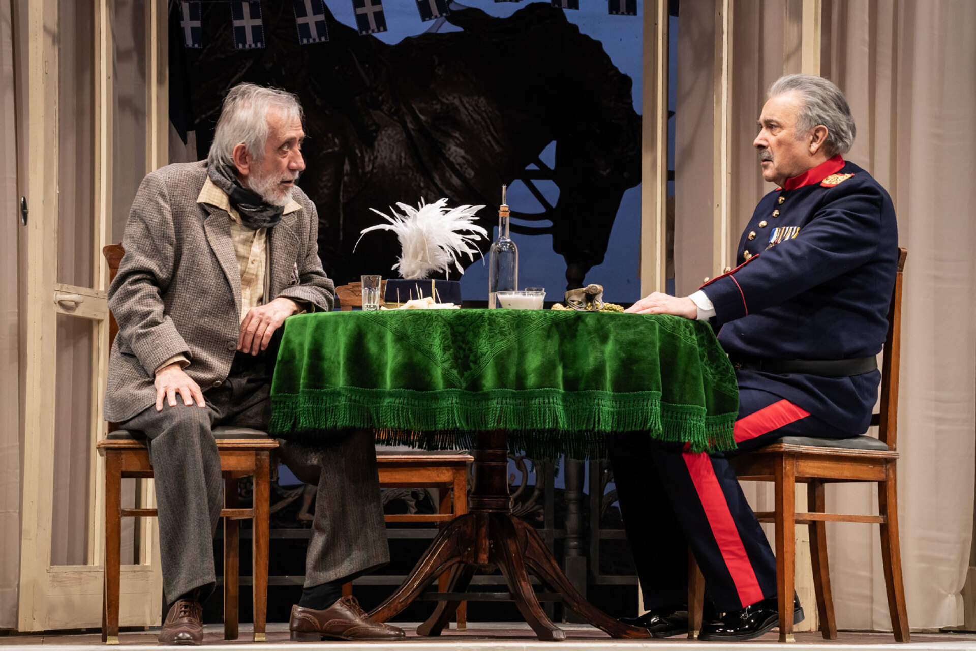 Ένας ήρωας με παντούφλες | Λάκης Λαζόπουλος, Τάσος Παλαντζίδης