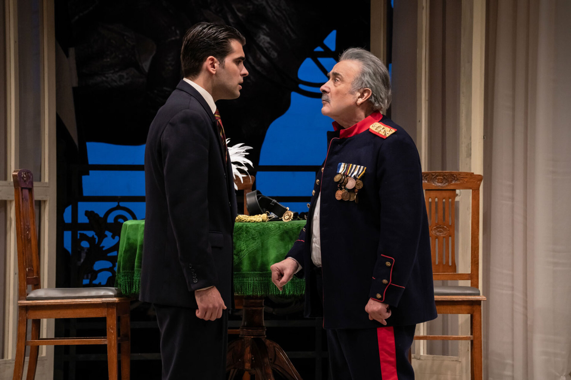 Ένας ήρωας με παντούφλες | Λάκης Λαζόπουλος