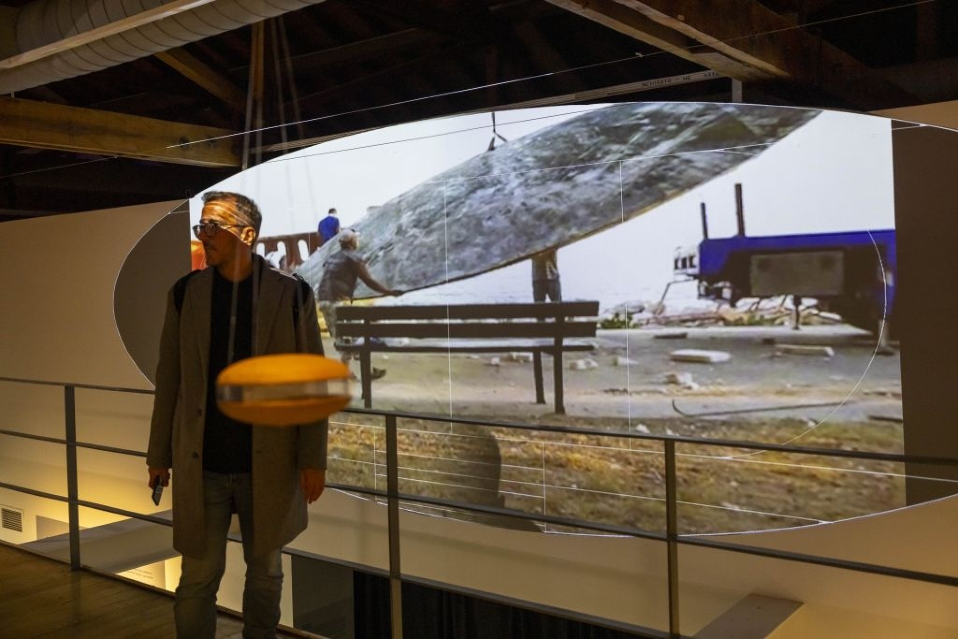 Στιγμιότυπο από τα εγκαίνια της biennale 9