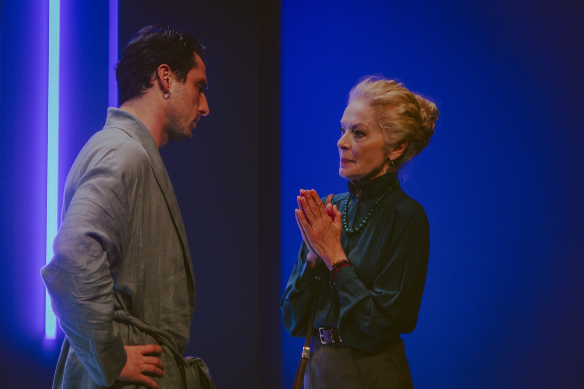 Blue Train, Θέατρο Άλμα