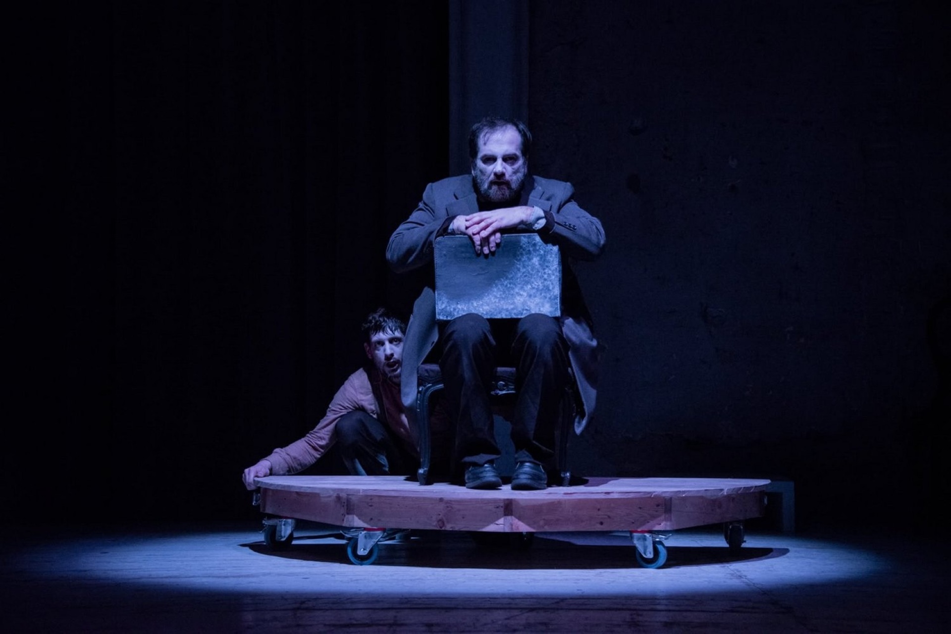 Νεκρές Ψυχές, Θέατρο Θησείον