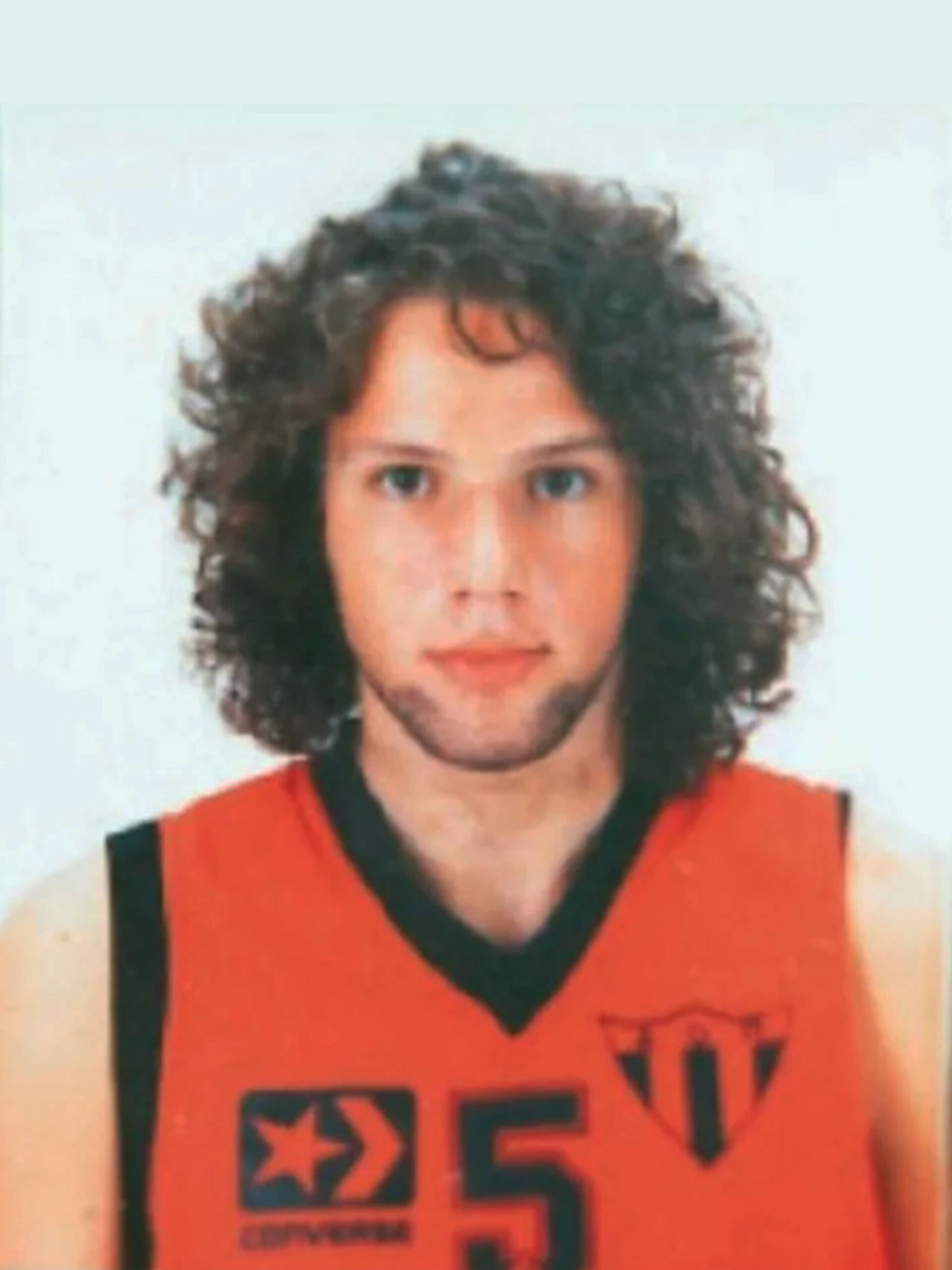 O Γιώργος Λάνθιμος σε νεαρή ηλικία έπαιζε ερασιτεχνικά μπάσκετ στην ομάδα του Παγκρατίου