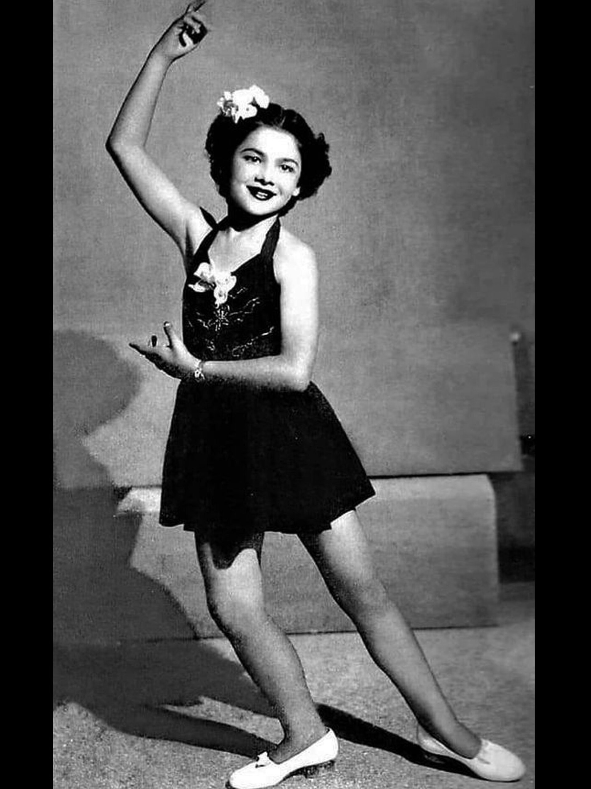 Μαίρη Λίντα στη σχολή χορού Μοριάνωφ