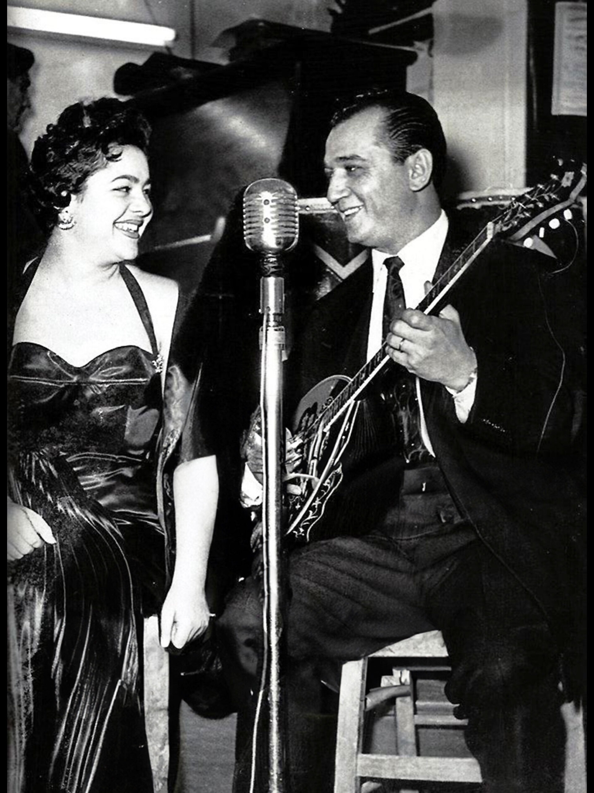 Μαίρη Λίντα, Μανώλης Χιώτης