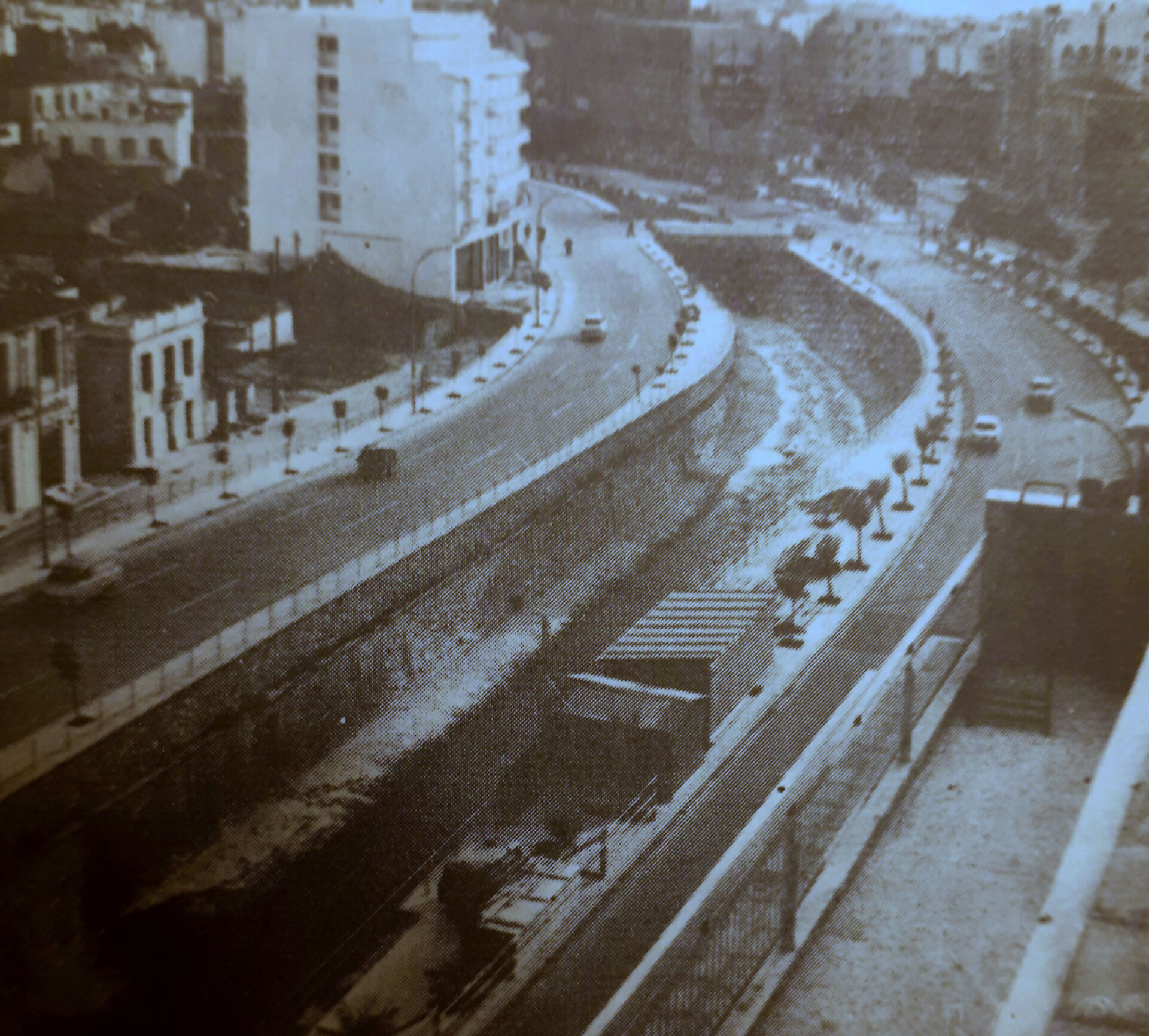 Οδός Καλλιρόης, 1965. Στο βάθος, το εργοστάσιο ΦΙΞ