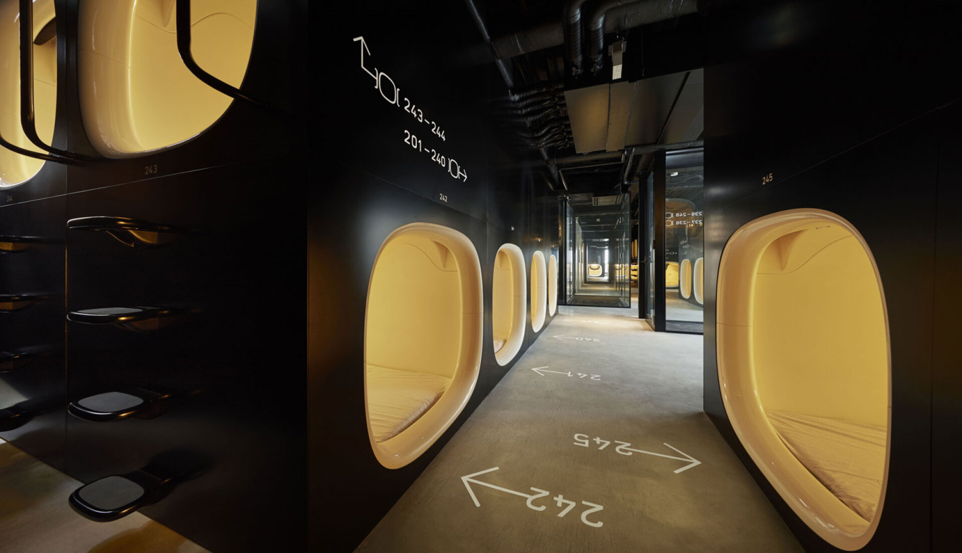 Ιαπωνία | 9 hours Capsule Hotel