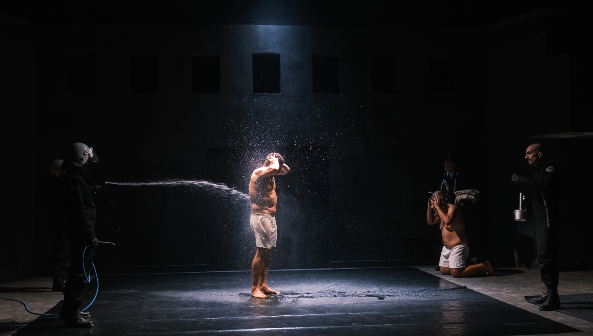 «Η τελευταία έξοδος- Ρίτα Χέιγουορθ», Άνεσις