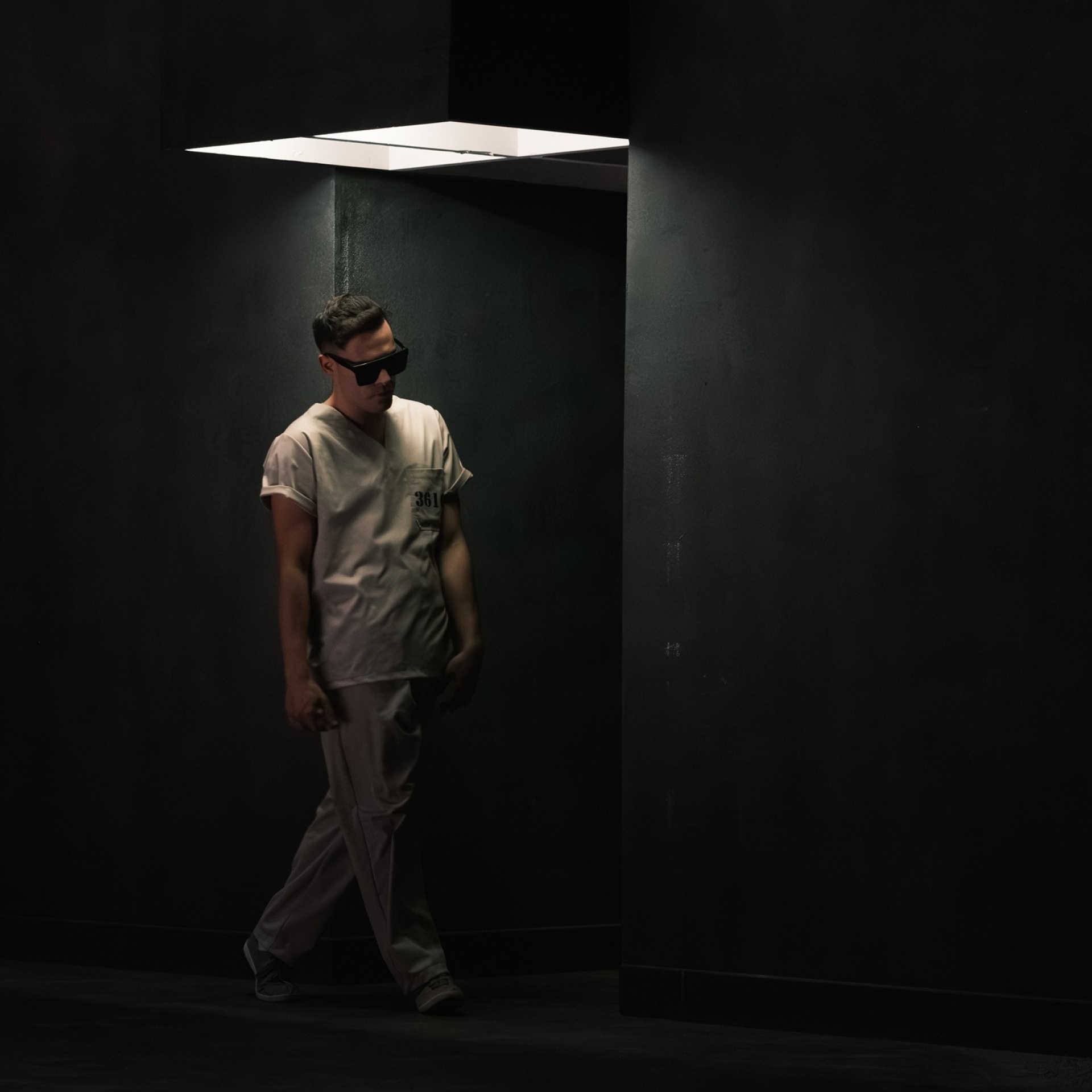 «Η τελευταία έξοδος- Ρίτα Χέιγουορθ», Άνεσις