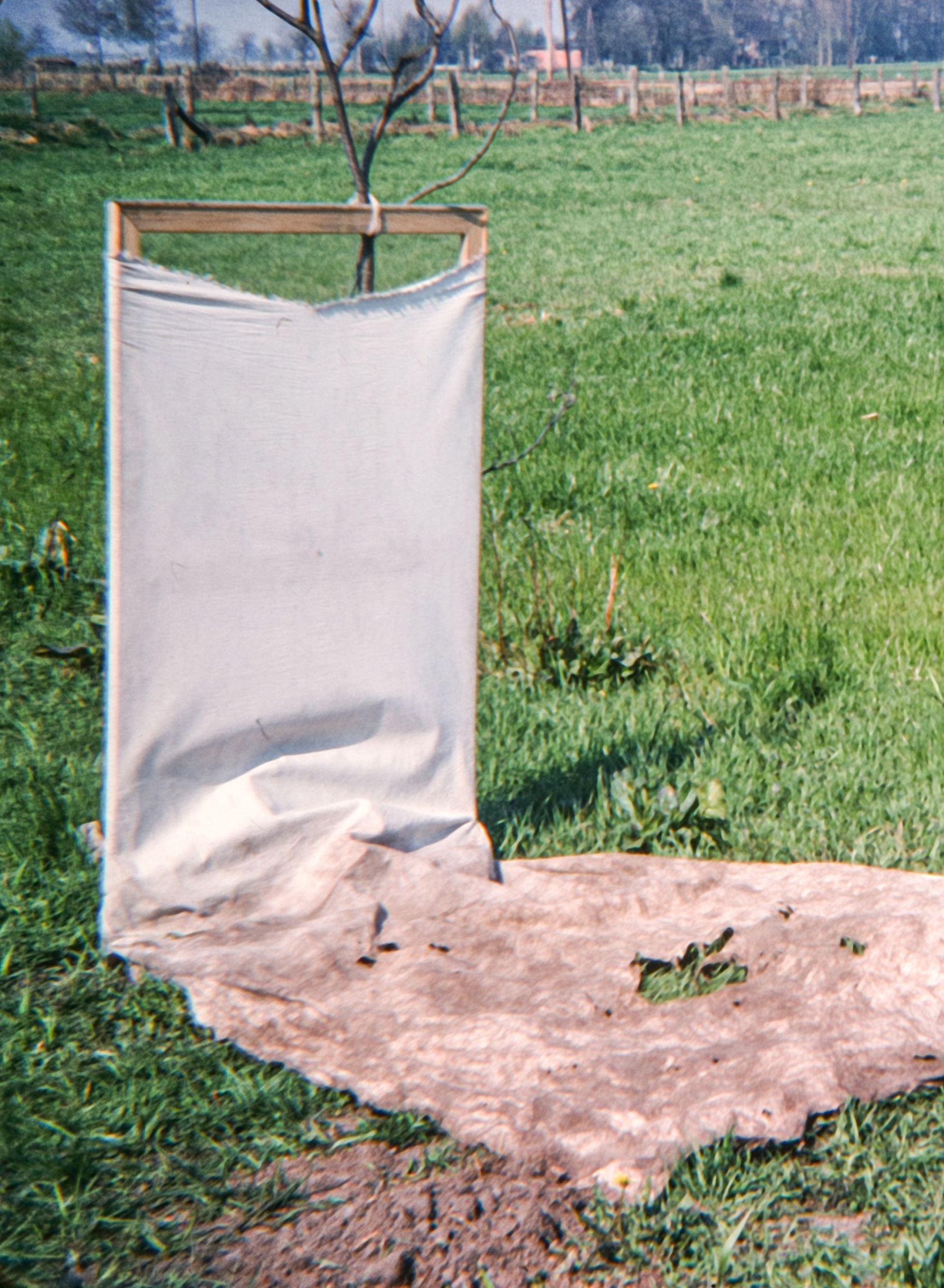 Ο Στάθης Λογοθέτης κατά την προετοιμασία του έργου E284 στο Worpswede της Γερμανίας, 1978-1979