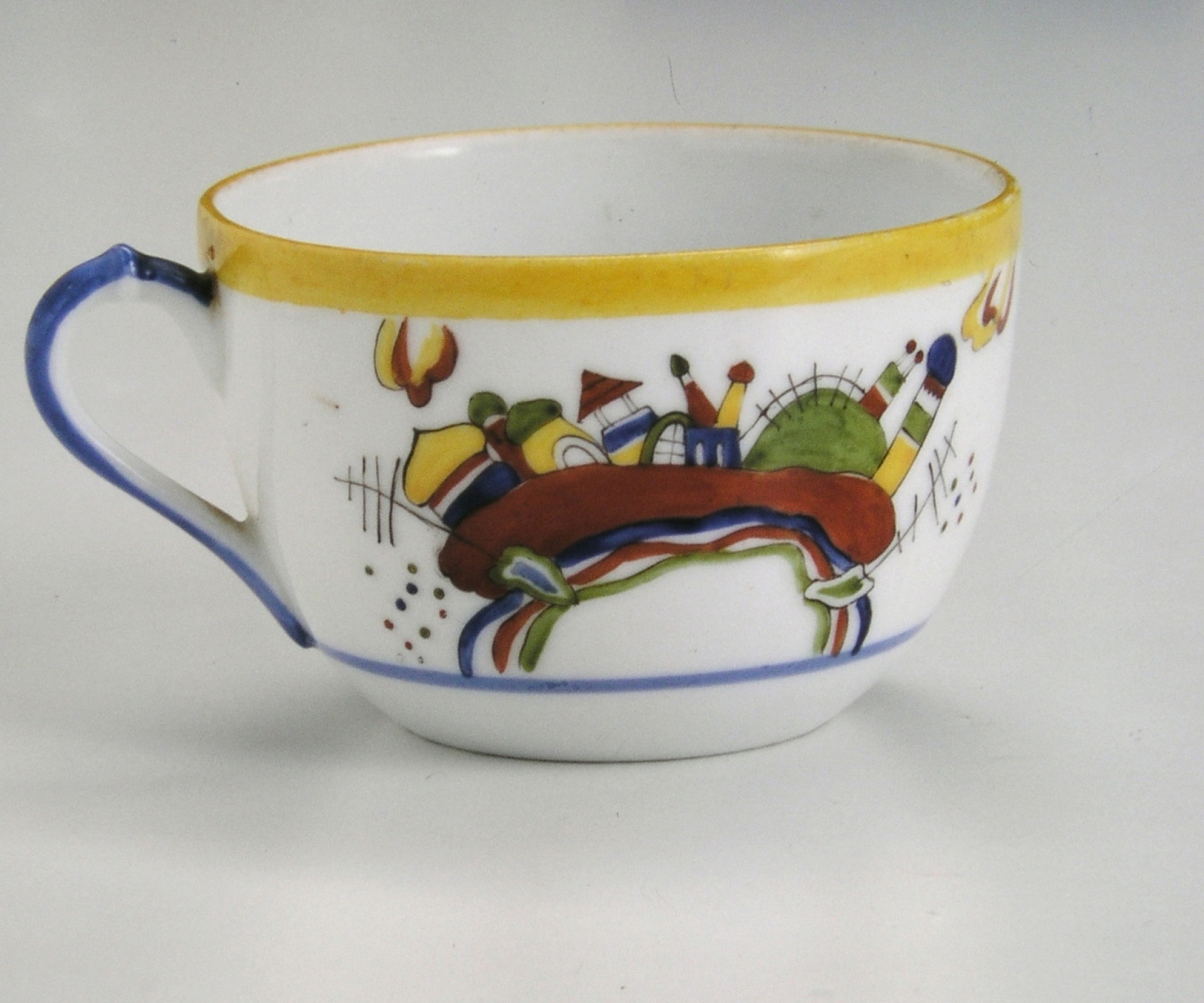 Βασίλι Καντίνσκι, Φλιτζάνι και πιατάκι του καφέ. Κρατικό Εργοστάσιο  Πορσελάνης του Πέτρογκραντ, 1923