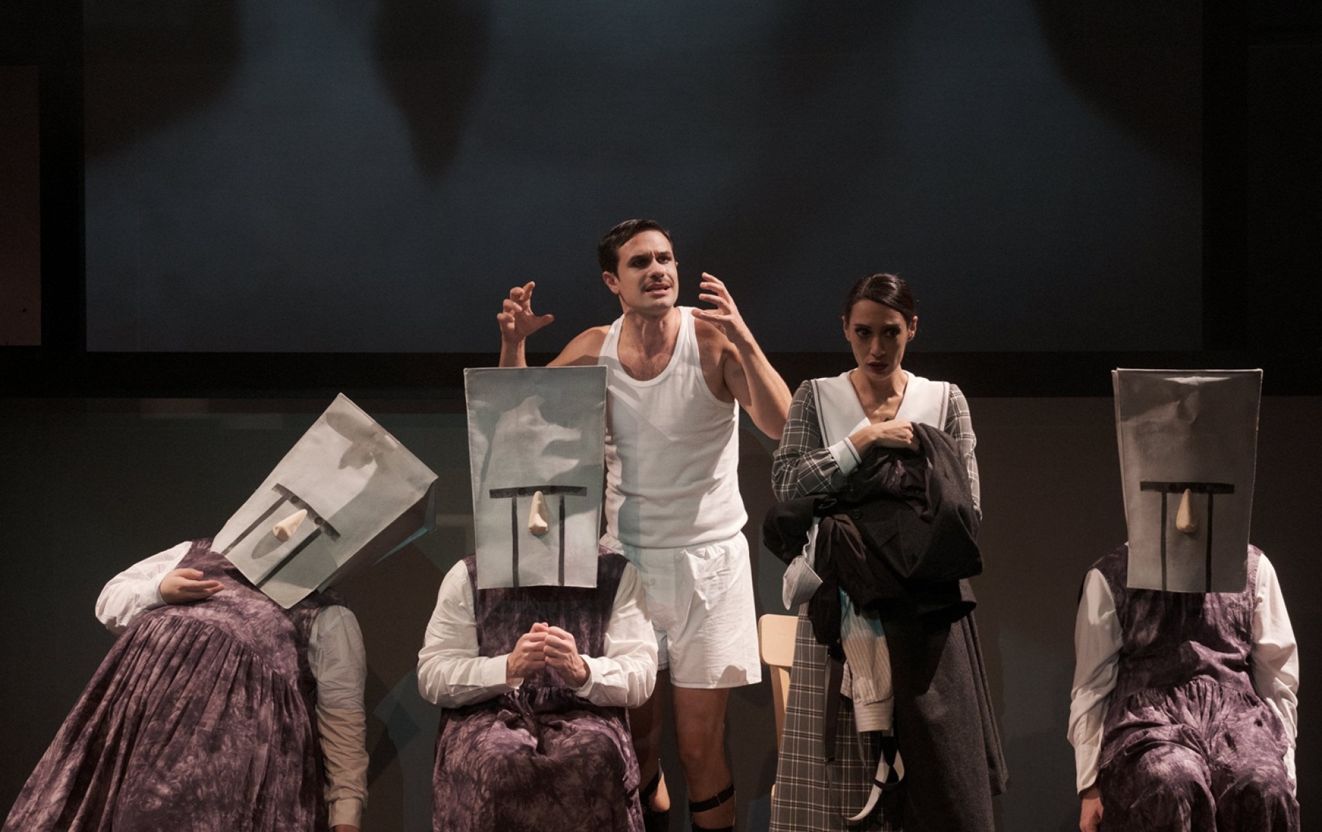 «Εκείνος που έκλεψε τη μέρα και το πλήρωσε τη νύχτα», Νέο Θέατρο Κατερίνα Βασιλάκου