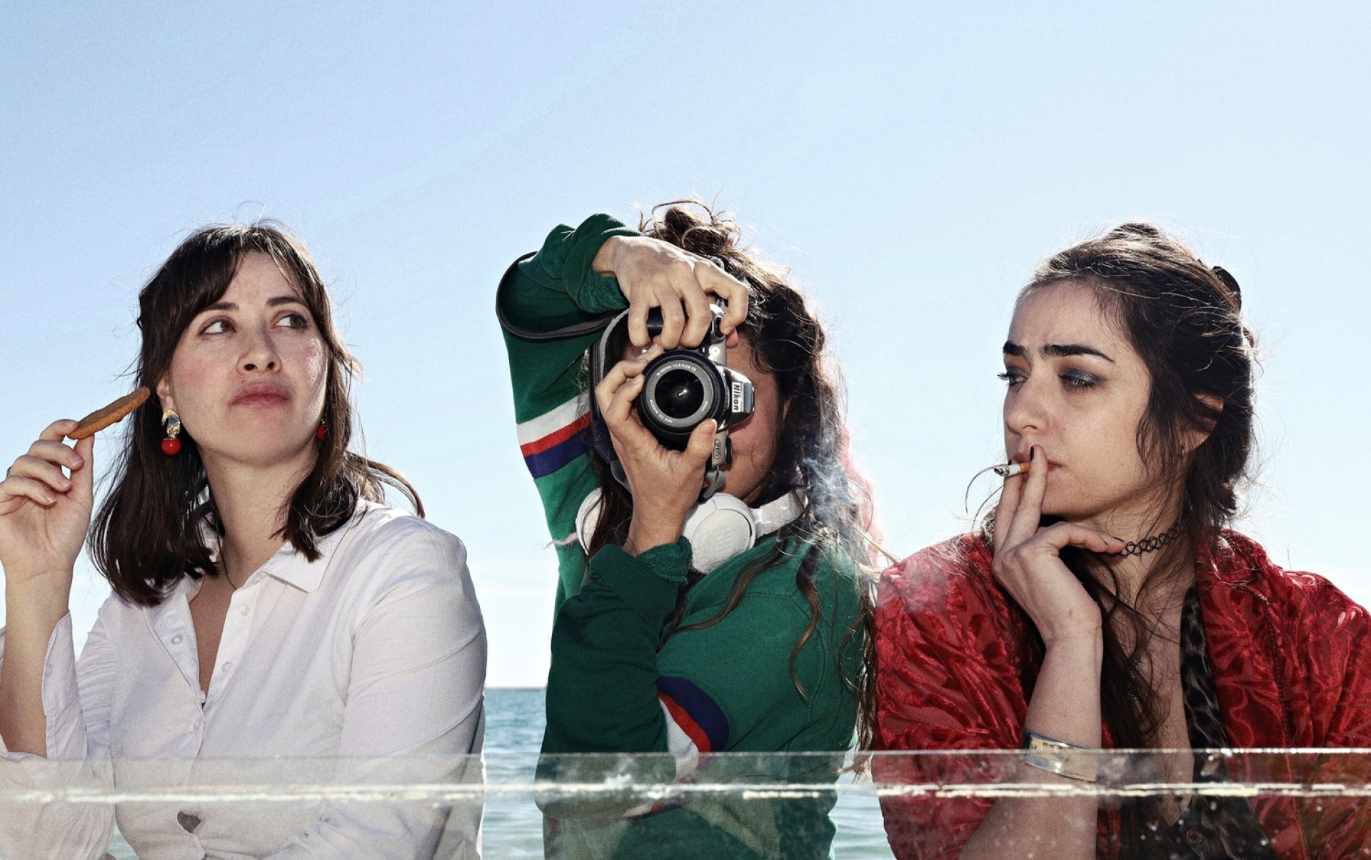 «Τρεις αδερφές (θα έρθουν καλύτερες μέρες)», ΠΛΥΦΑ