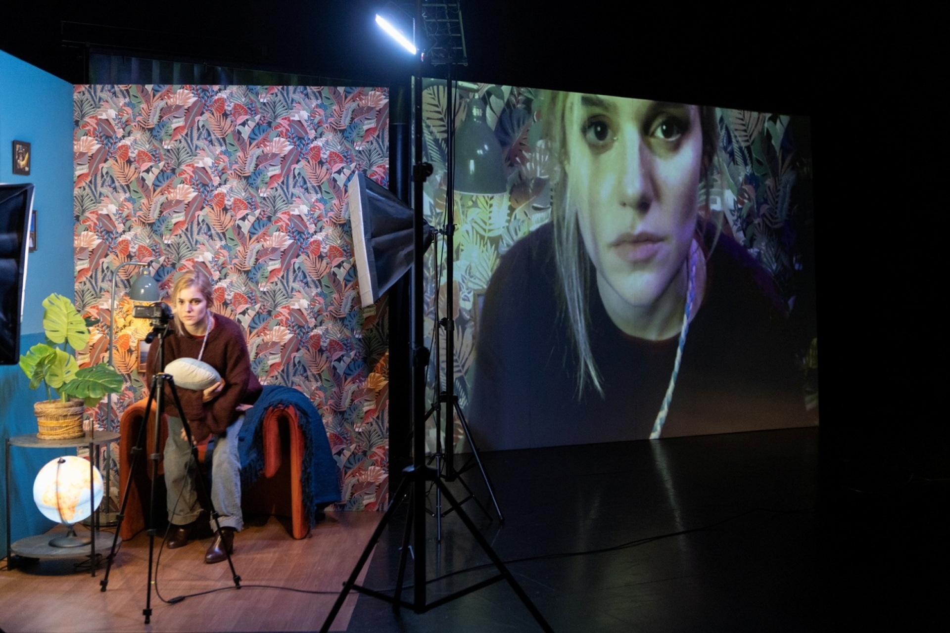 «Girls and boys», θέατρο Αλάμπρα