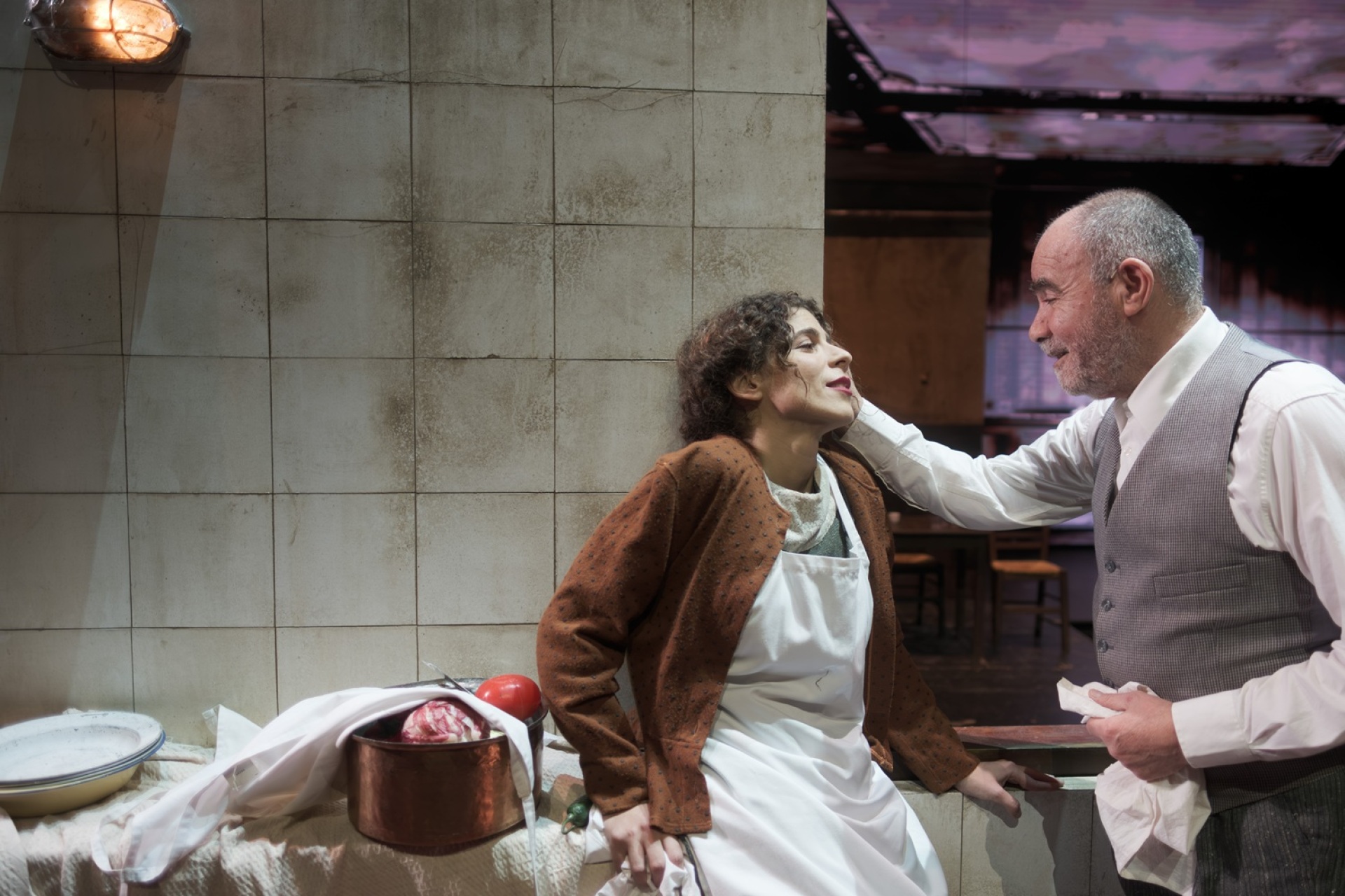 Έβελυν Ασουάντ, Χρήστος Στεργιόγλου