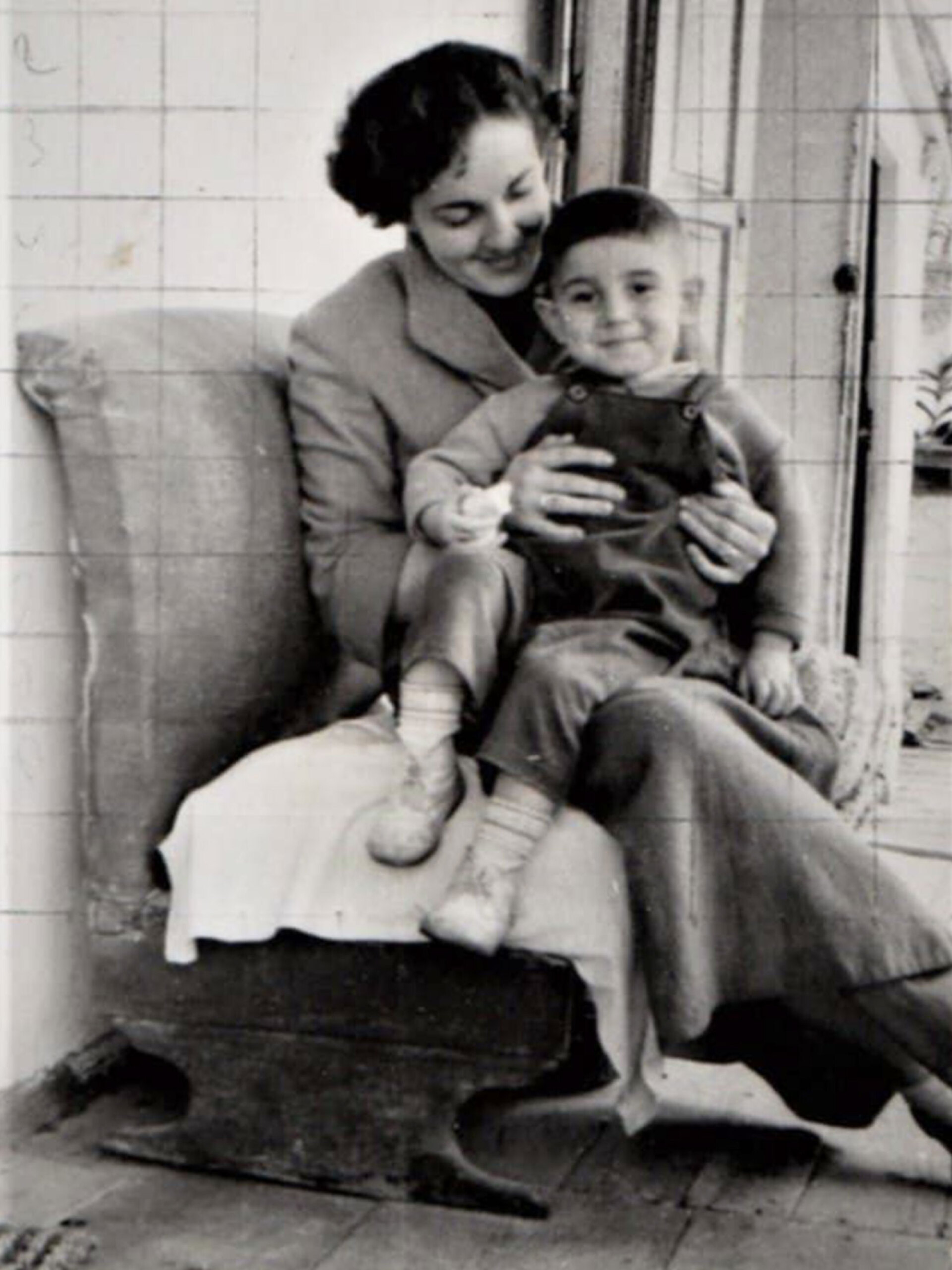  Άγγελος Παπαδημητρίου | Πέντε ετών με τη μητέρα μου