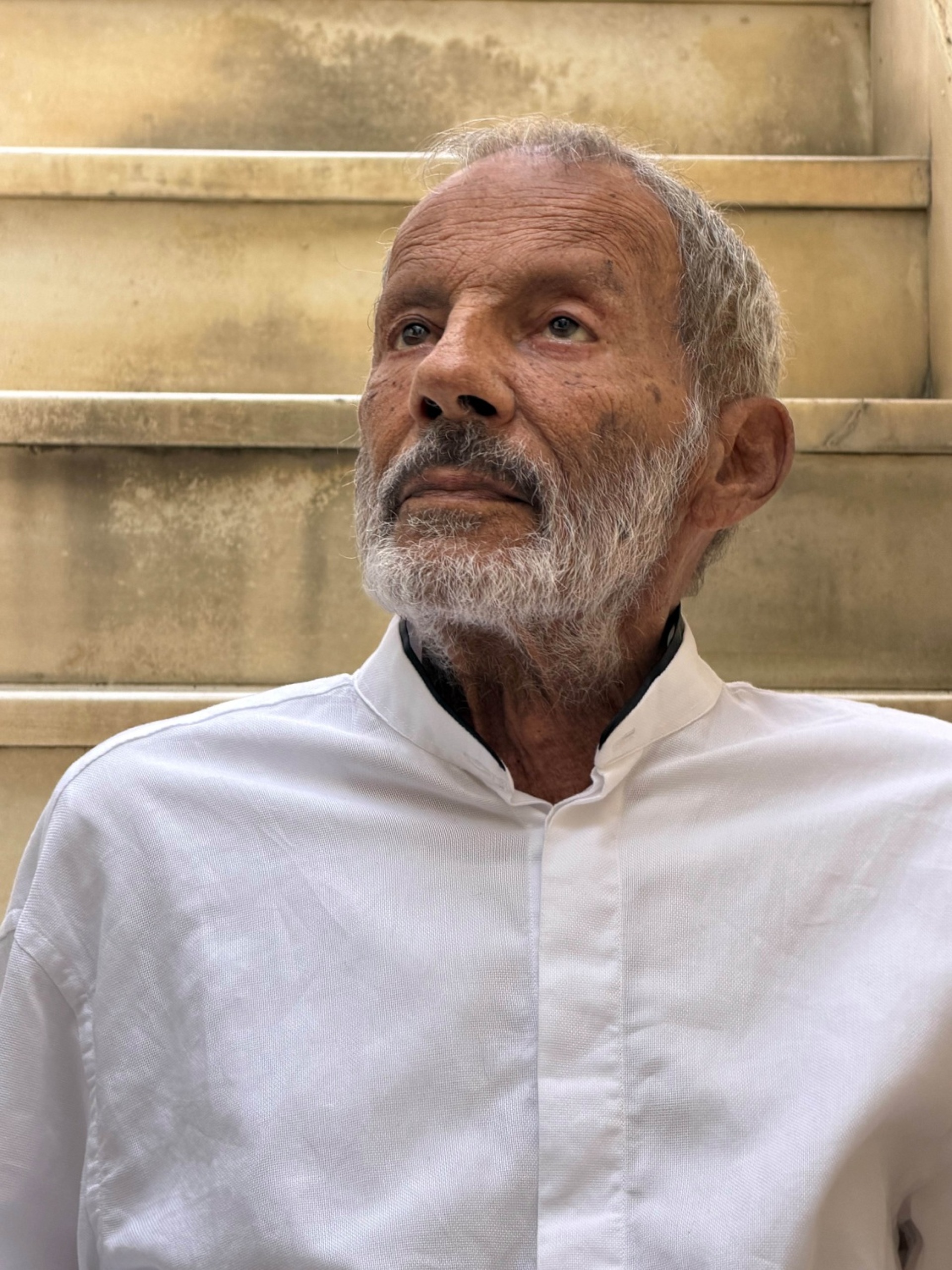 Σταύρος Ξαρχάκος