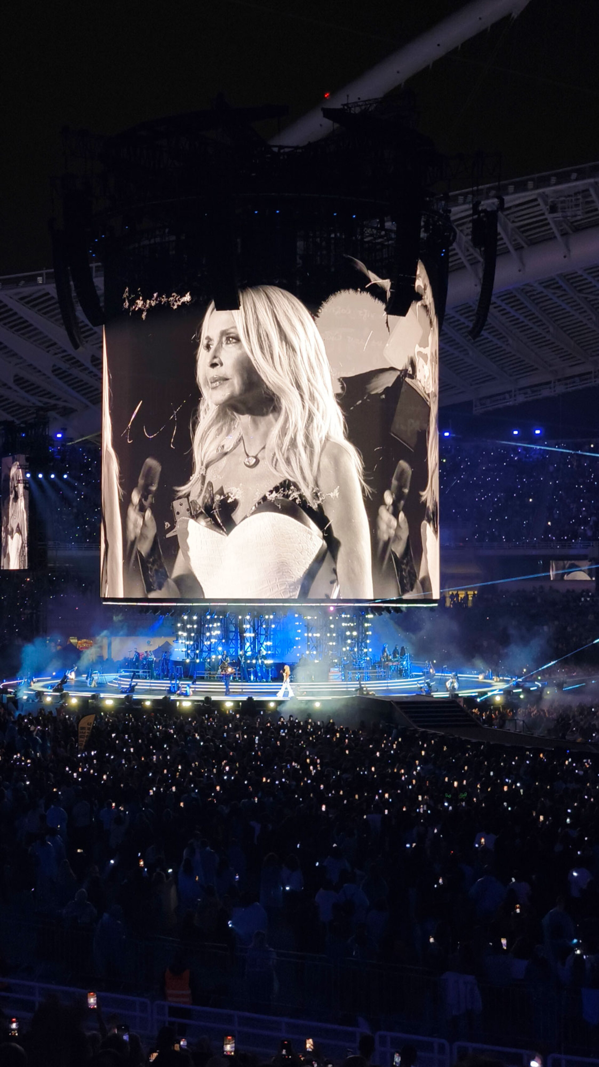 Η Άννα Βίσση στη συναυλία της στο ΟΑΚΑ