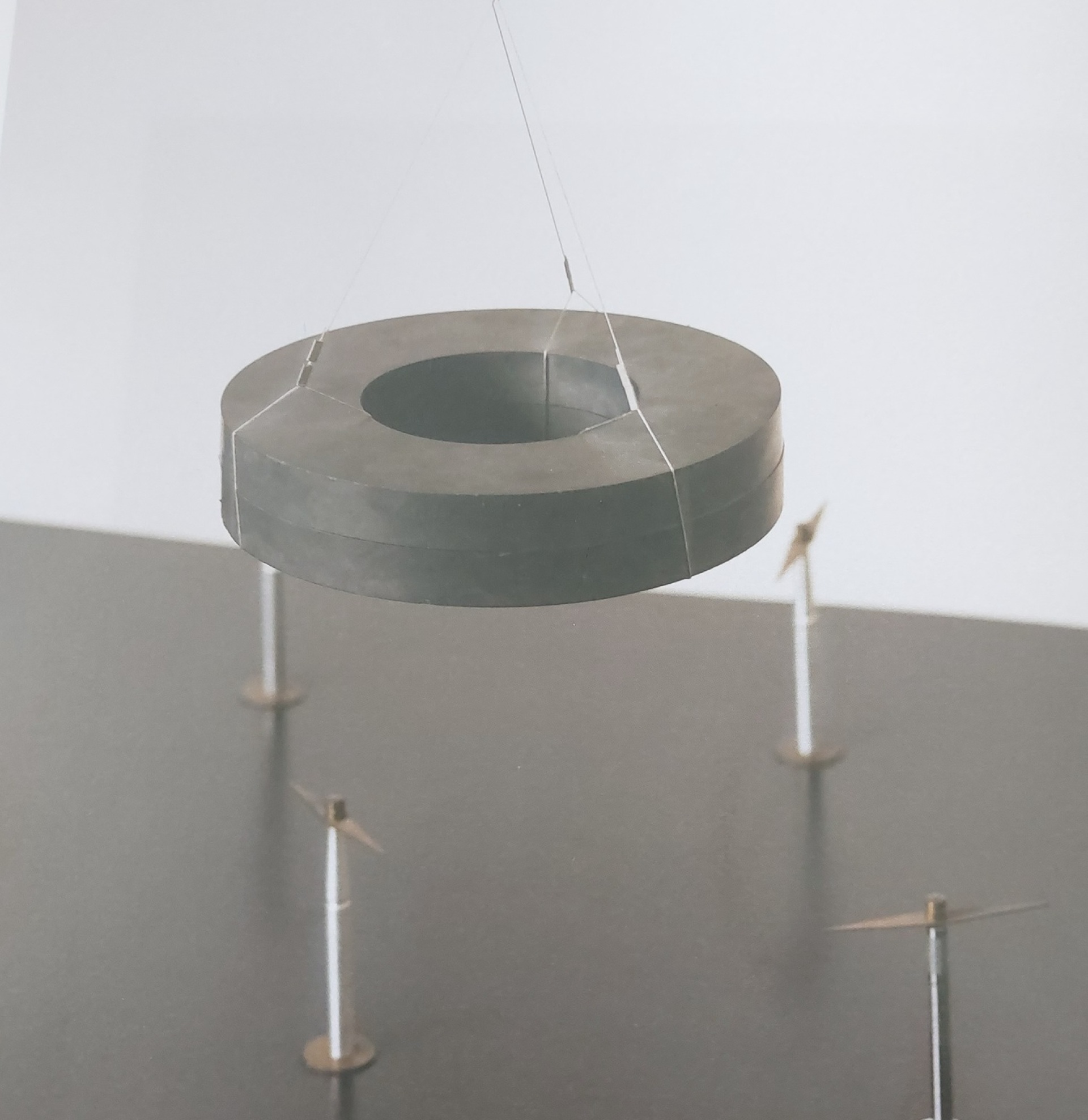 Takis, «Μαγνητικό πουθενά» (λεπτομέρεια)