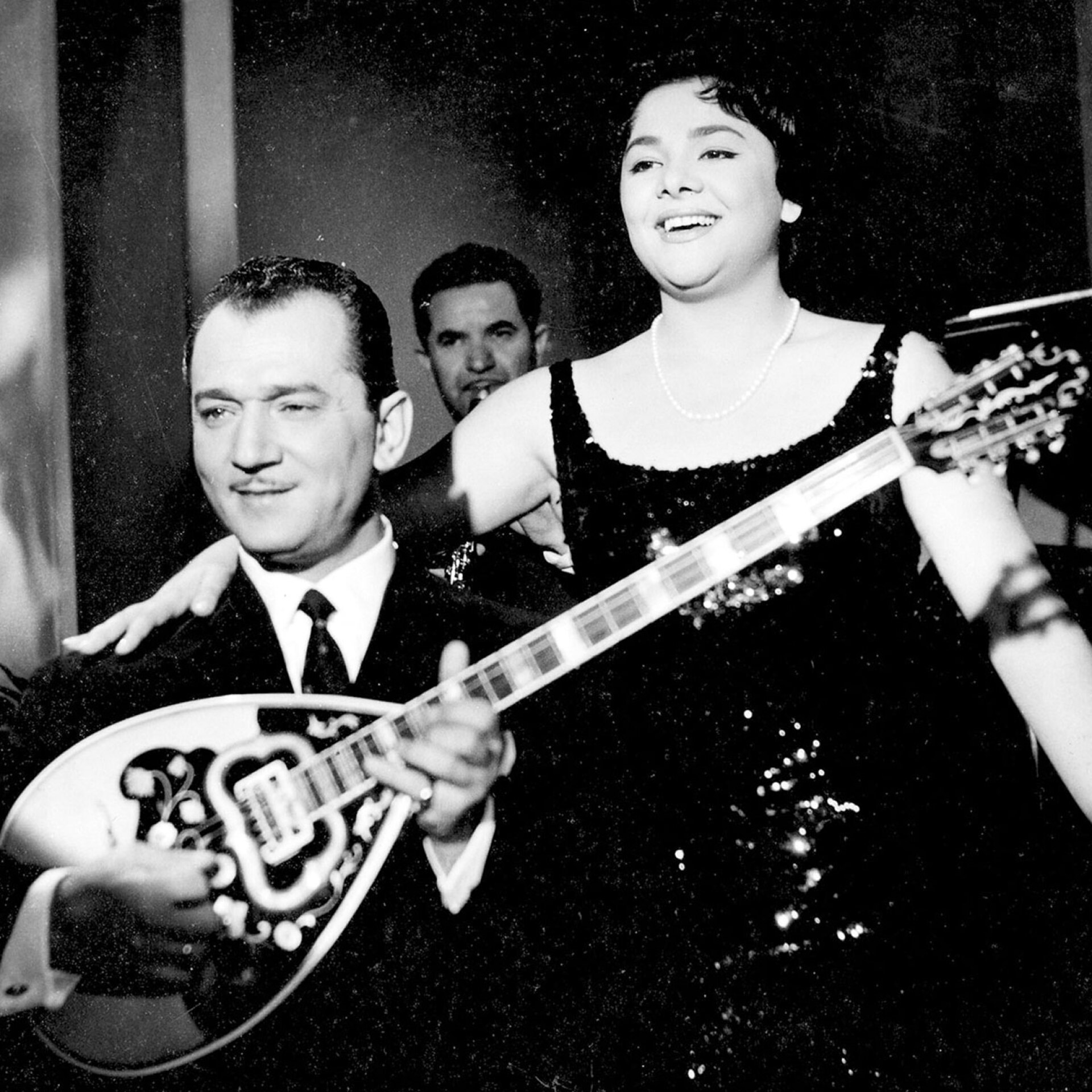 Μαίρη Λίντα, Μανώλης Χιώτης