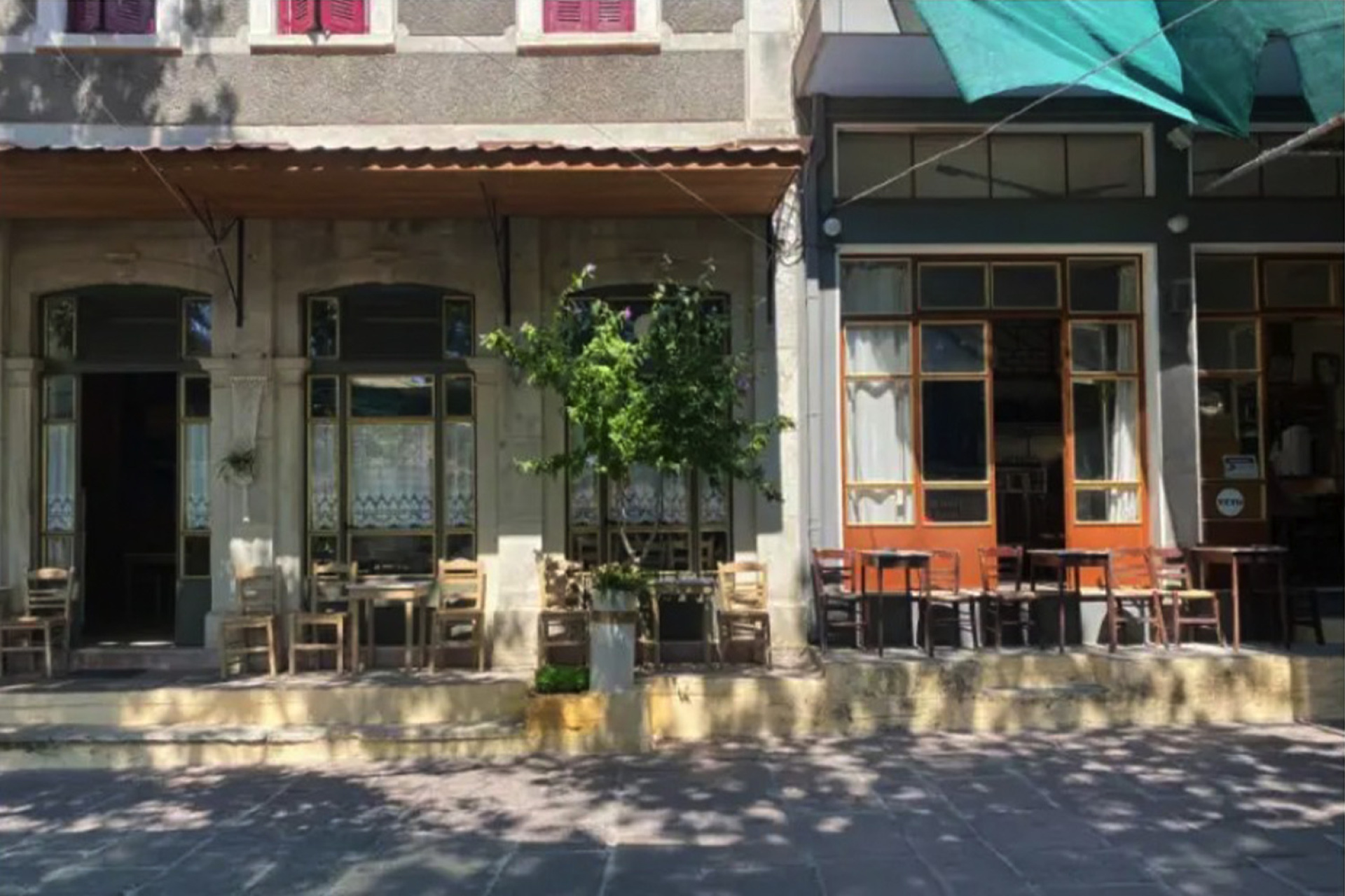 Μεσότοπος Λέσβου,  παραδοσιακά καφενεία στην πλατεία του χωριού