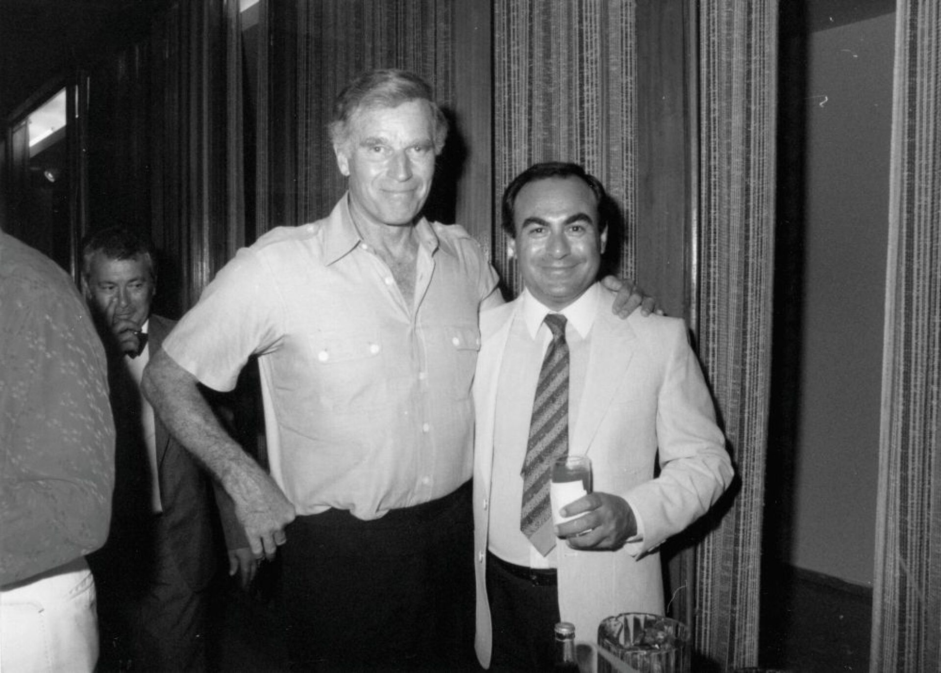 Τσάρλτον  Ίστον και Αντώνης Δημητρακάκης