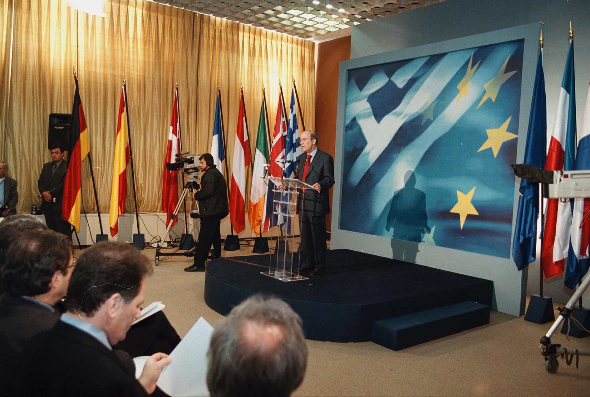 Ζάππειο - Παρουσίαση της αίτησης ένταξης της Ελλάδος στην ΟΝΕ. Κ.Σημίτης