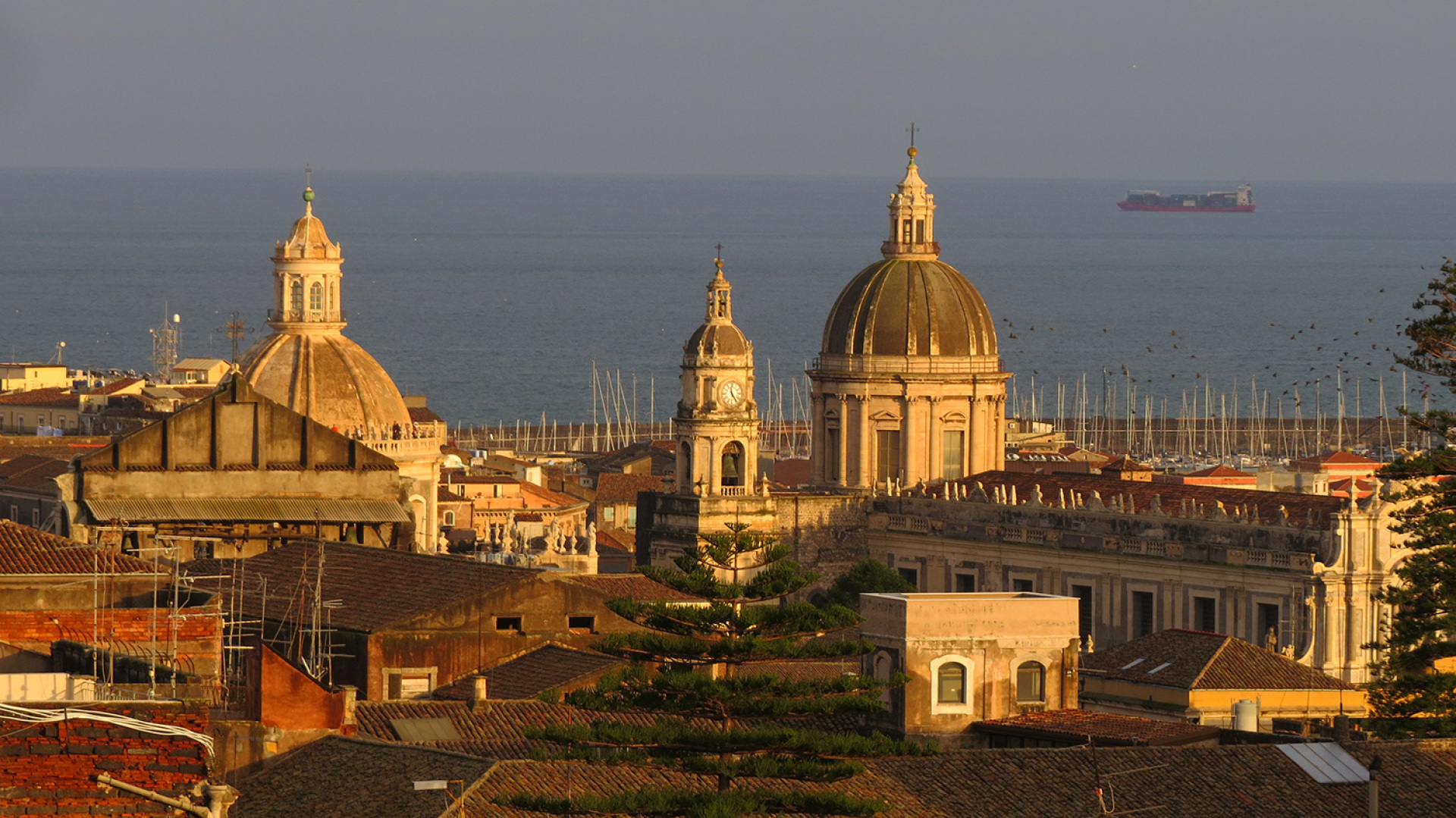 Κατάνια: Ταξίδι στη δεύτερη μεγαλύτερη πόλη στην Σικελία