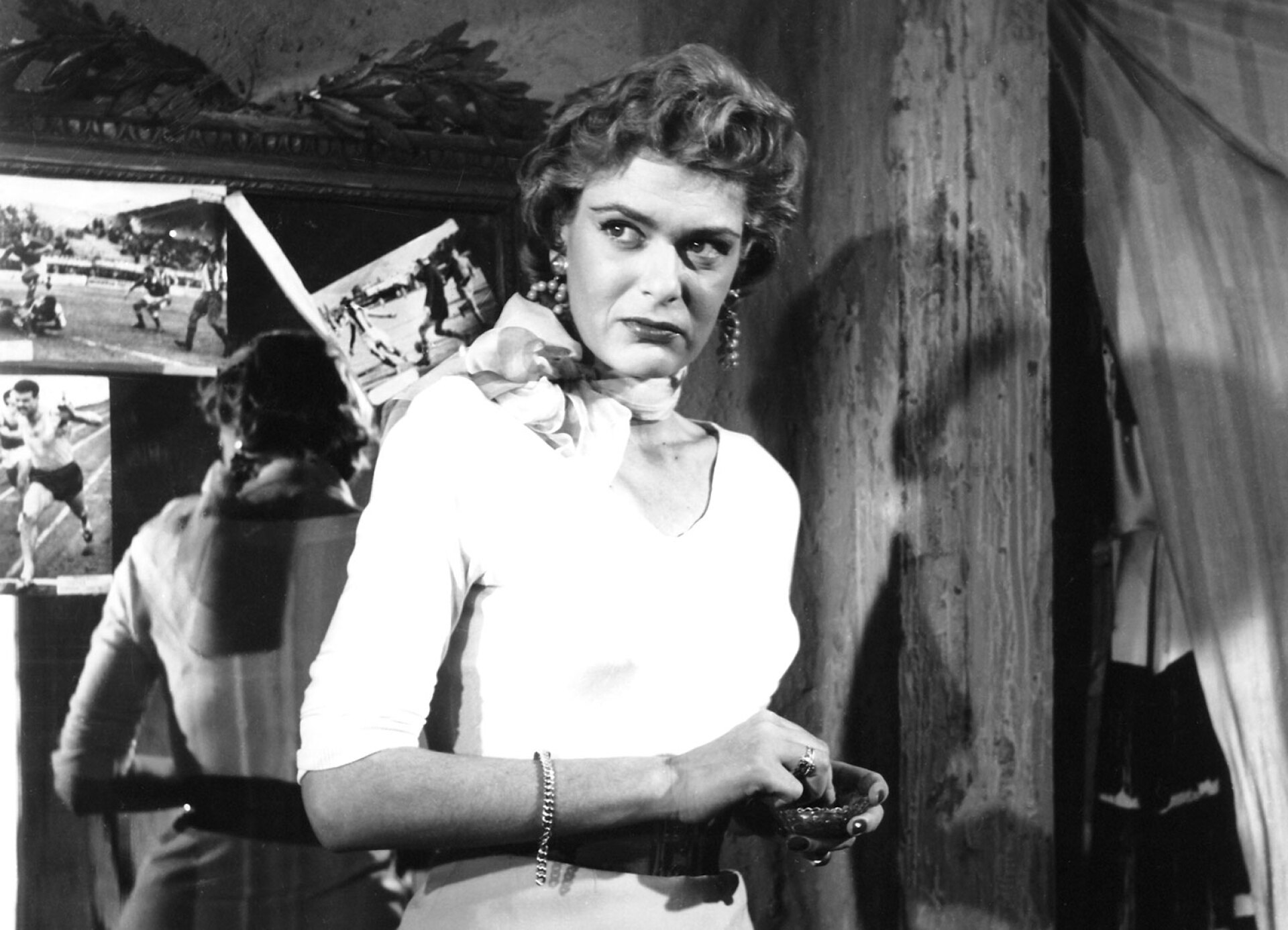 Η Μελίνα Μερκούρη στην ταινία «Στέλλα»