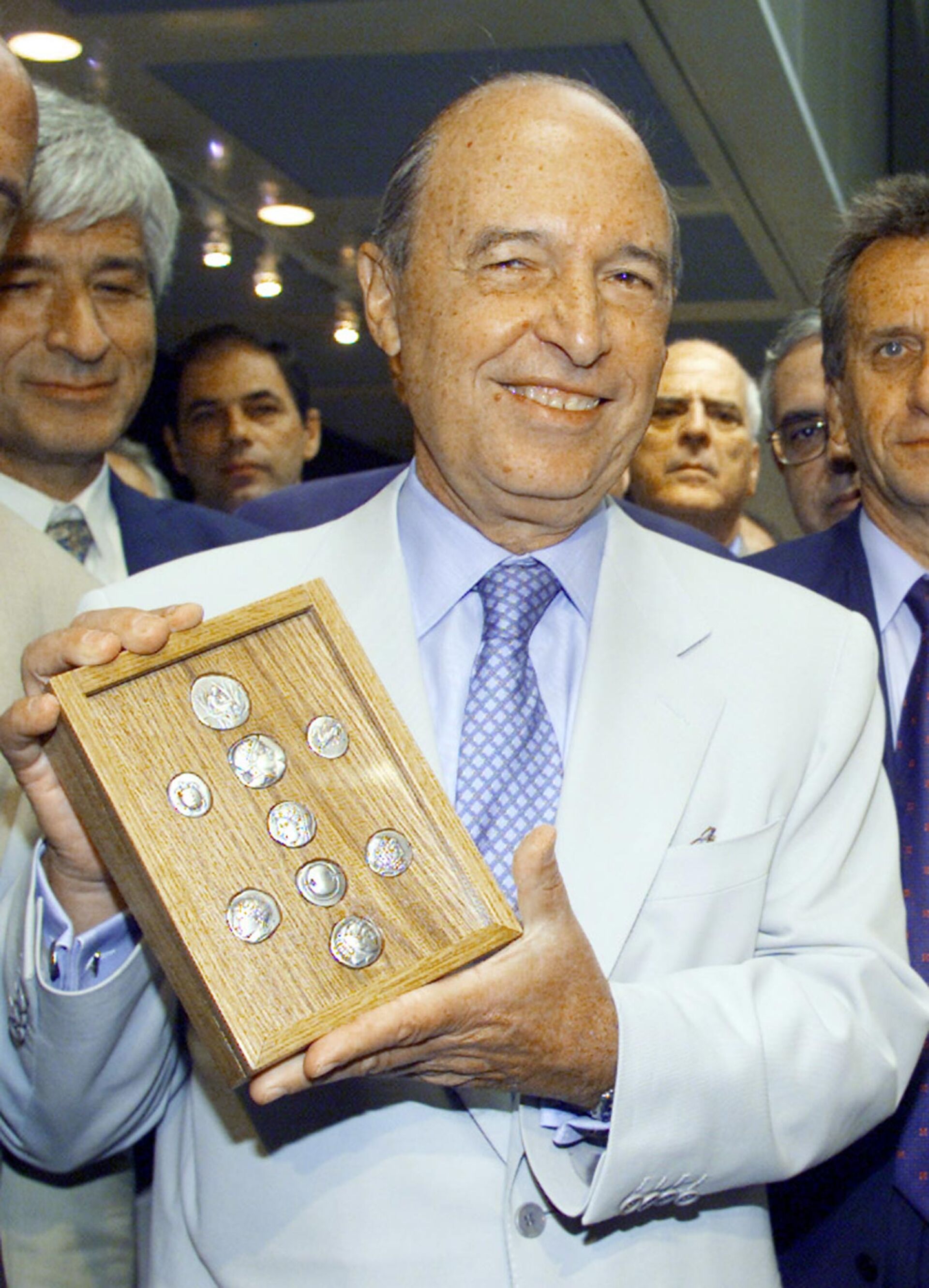 Θεσσαλονίκη - Εγκαίνια της έκθεσης «Ευρώ» από τον πρωθυπουργό Κώστα Σημίτη στο Τελόγλειο Ίδρυμα Τεχνών του ΑΠΘ, 08/09/2001