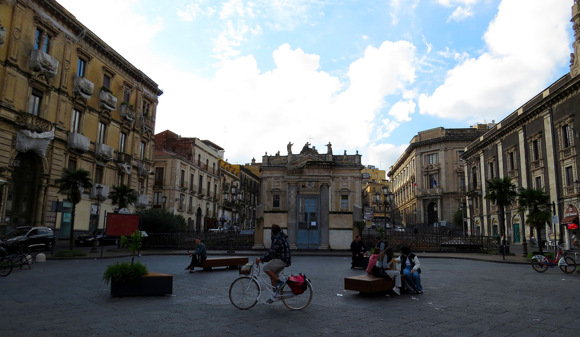 Κατάνια: Ταξίδι στη δεύτερη μεγαλύτερη πόλη στην Σικελία