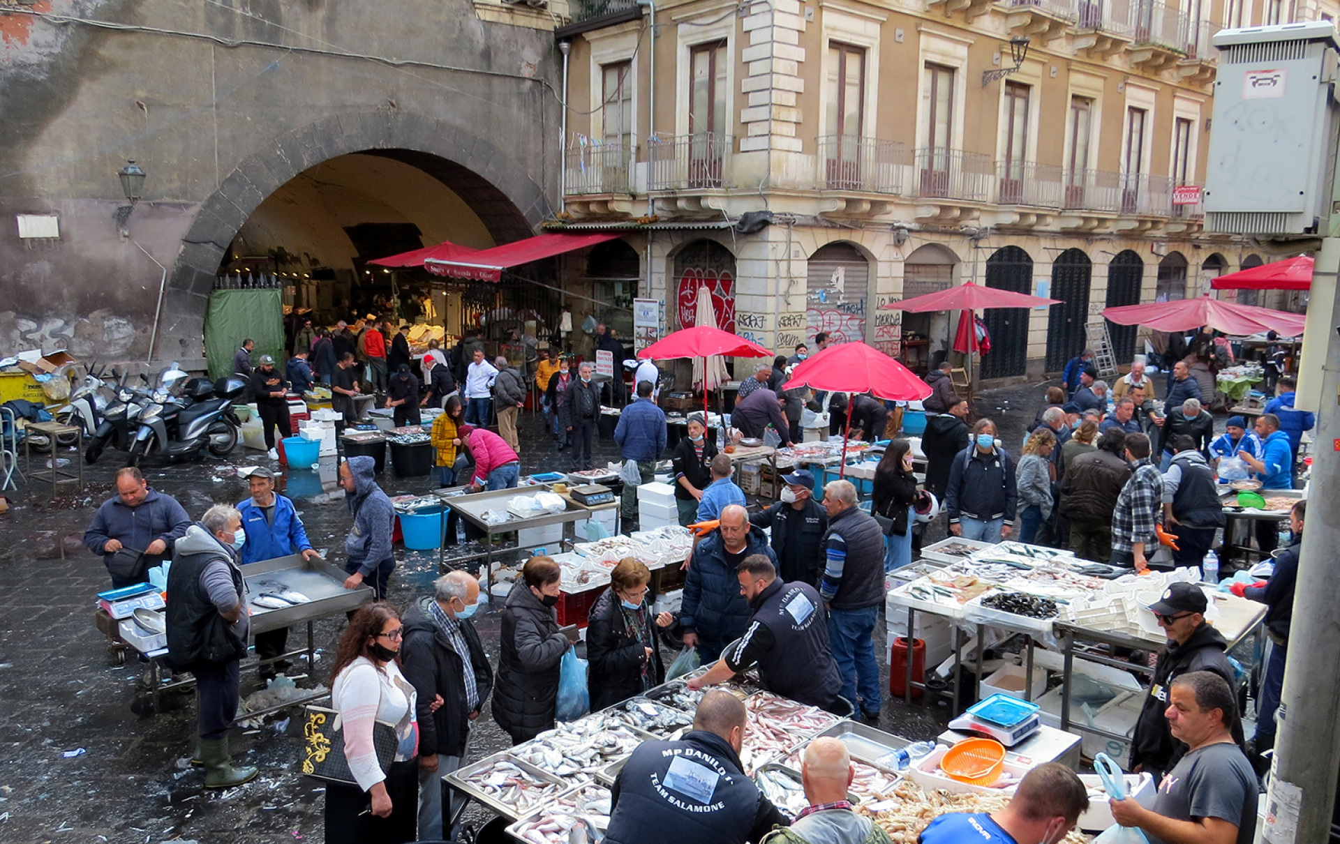 Κατάνια: Ταξίδι στη δεύτερη μεγαλύτερη πόλη στην Σικελία