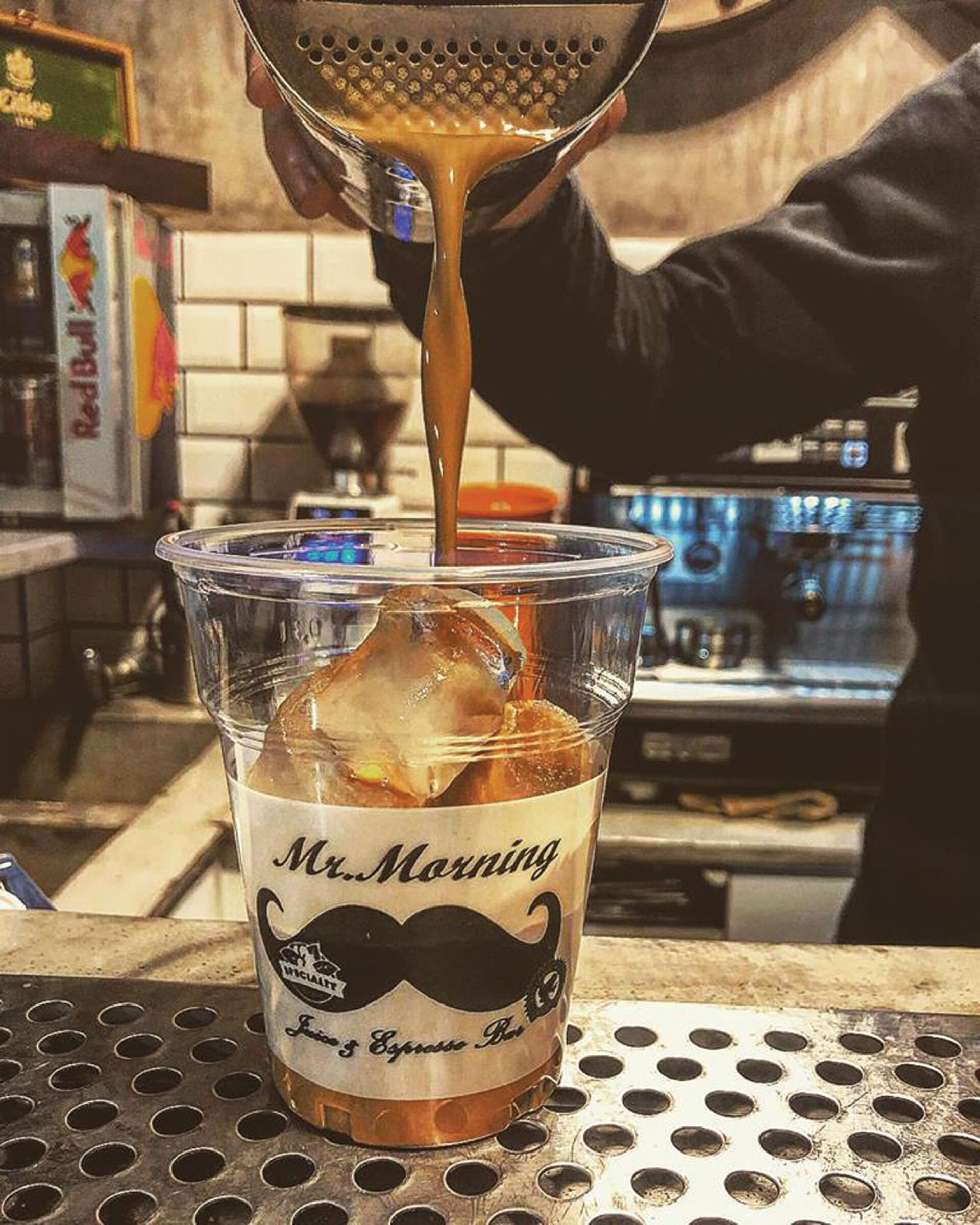 Στο Mr. Morning και να ξεκινήσεις τη μέρα σου με καφέδες από τη Γουατεμάλα, τη Βραζιλία, την Κολομβία, την Αιθιοπία